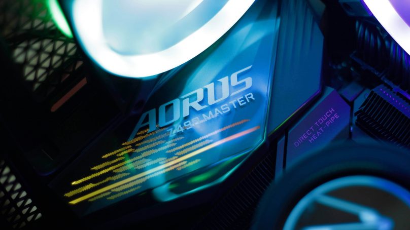 تجميعة كمبيوتر للألعاب وصناعة المحتوي Aorus Z490 Gaming PC 2020