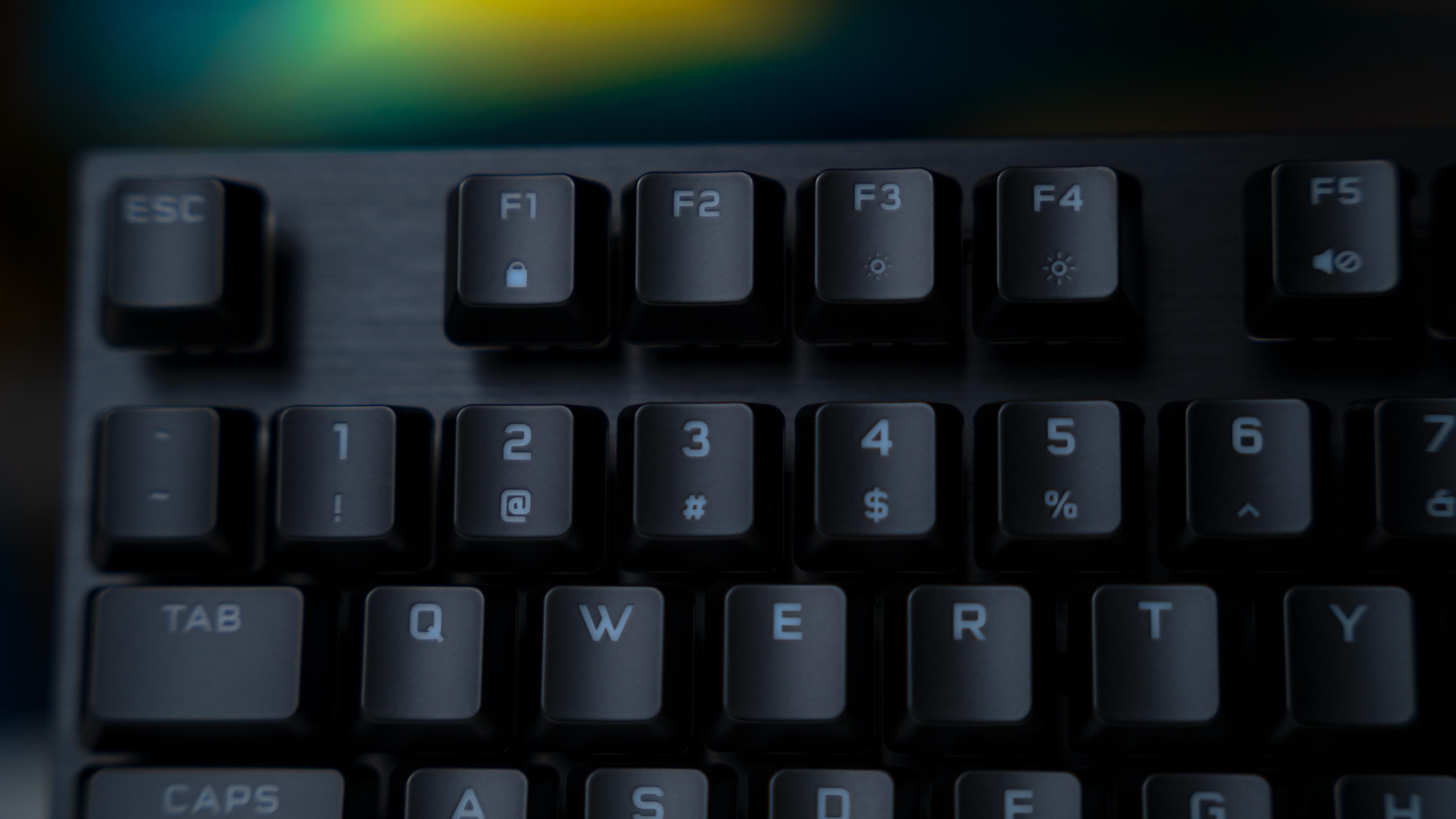 Corsair K60 RGB Pro Keyboard (5)