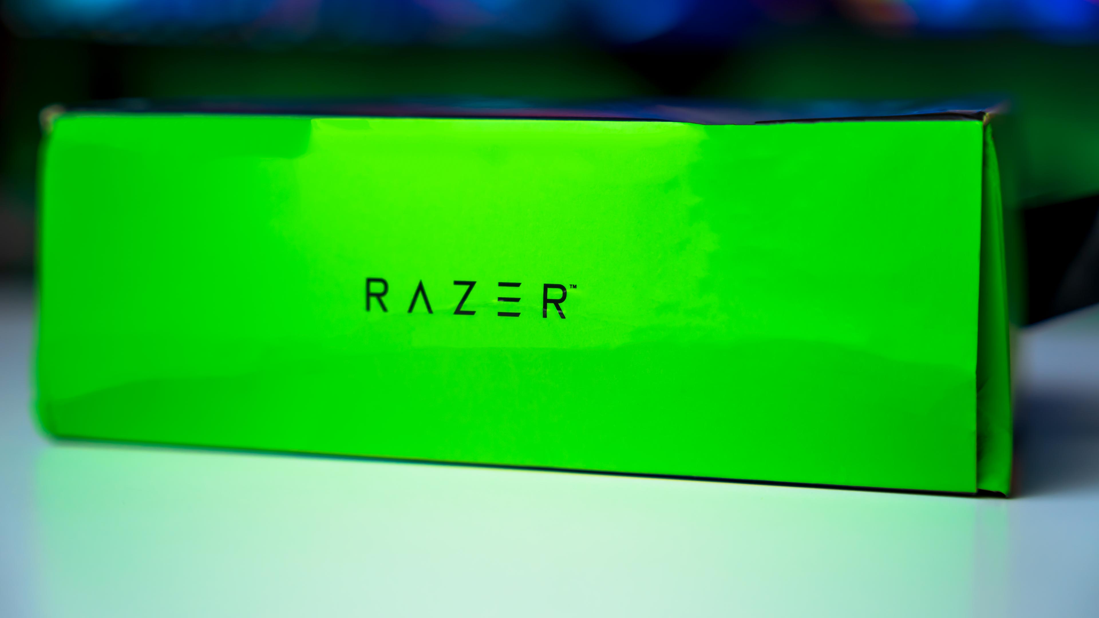 Razer Basilisk Ultimate Box (5)