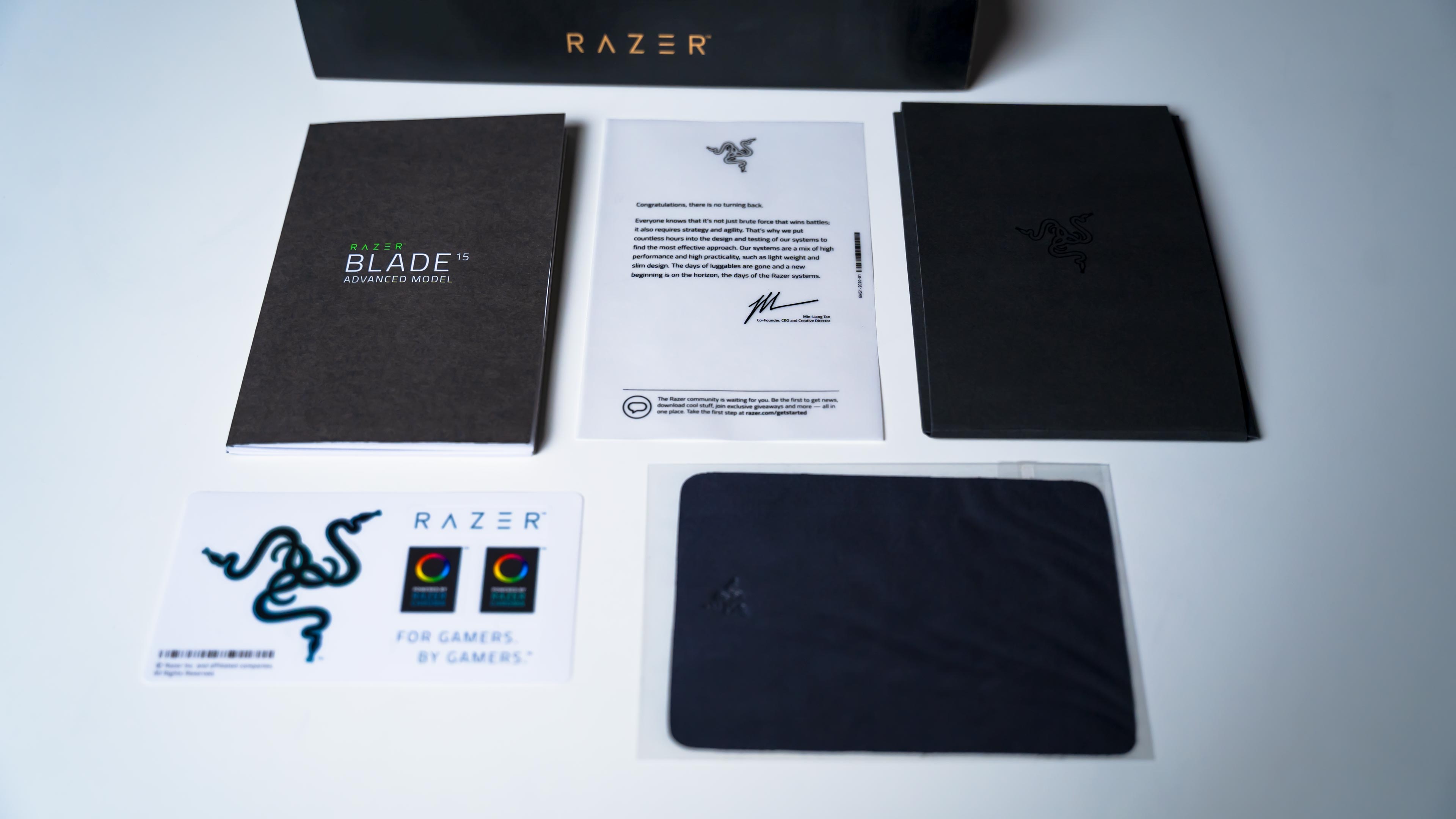 Razer Blade 15 Advanced Early 2021 Box (7)