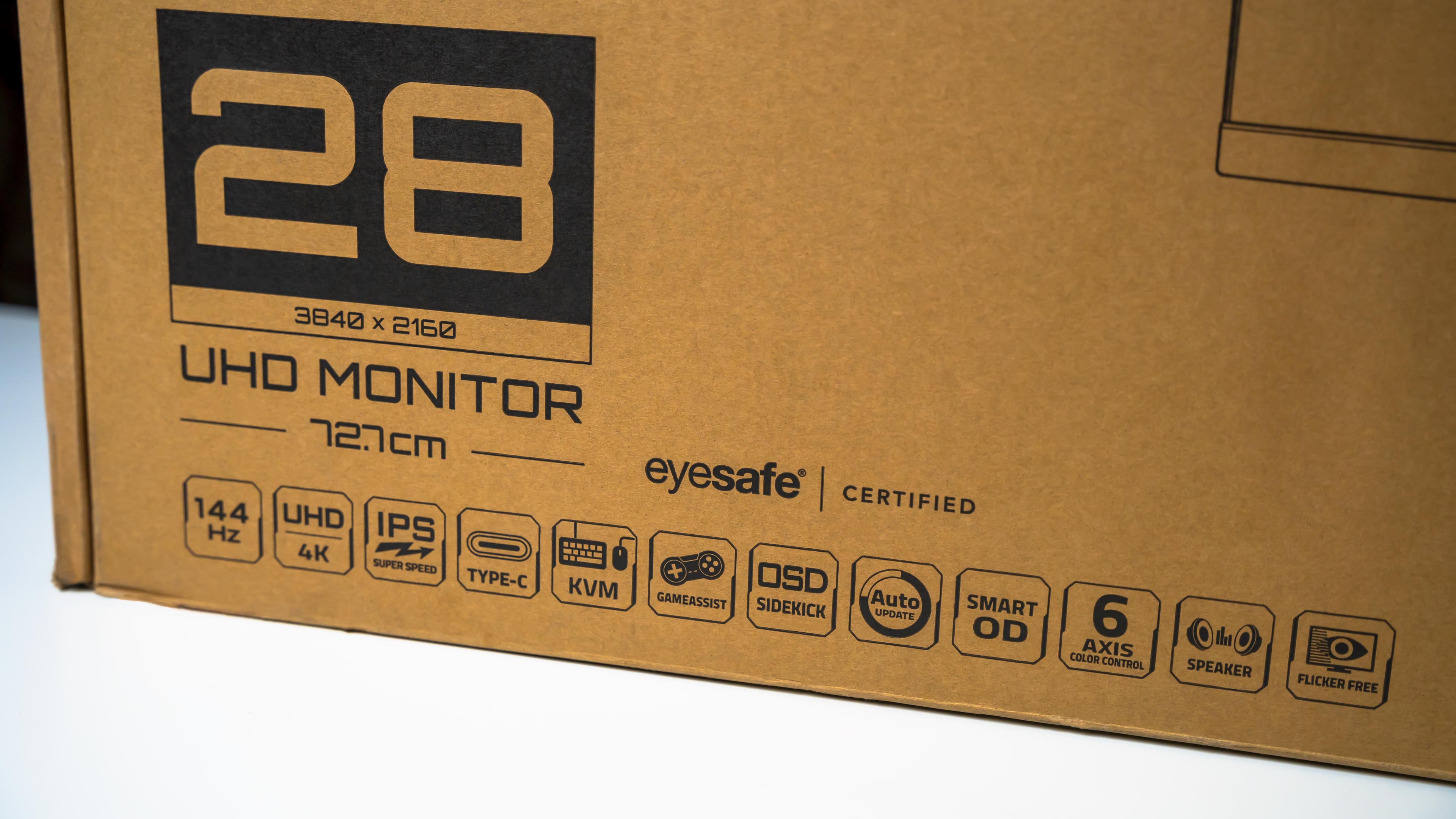 Gigabyte M28U KVM Gaming Monitor Box (3)
