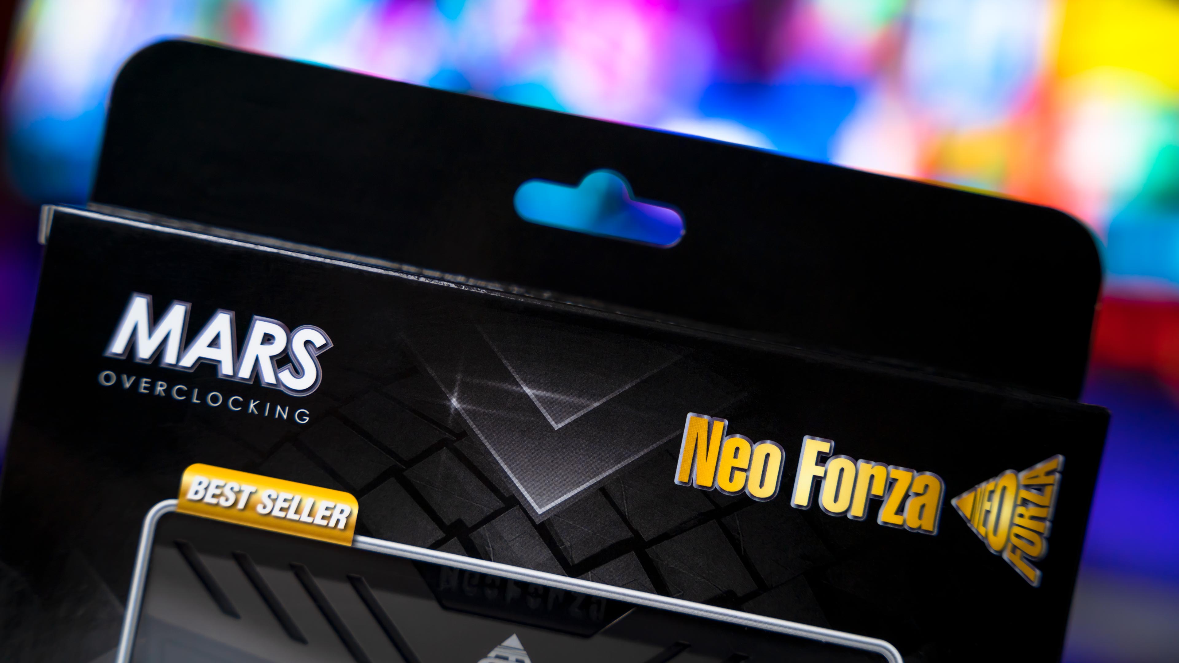 Neo Forza Mars 32GB DDR4 4000MHz Box (2)