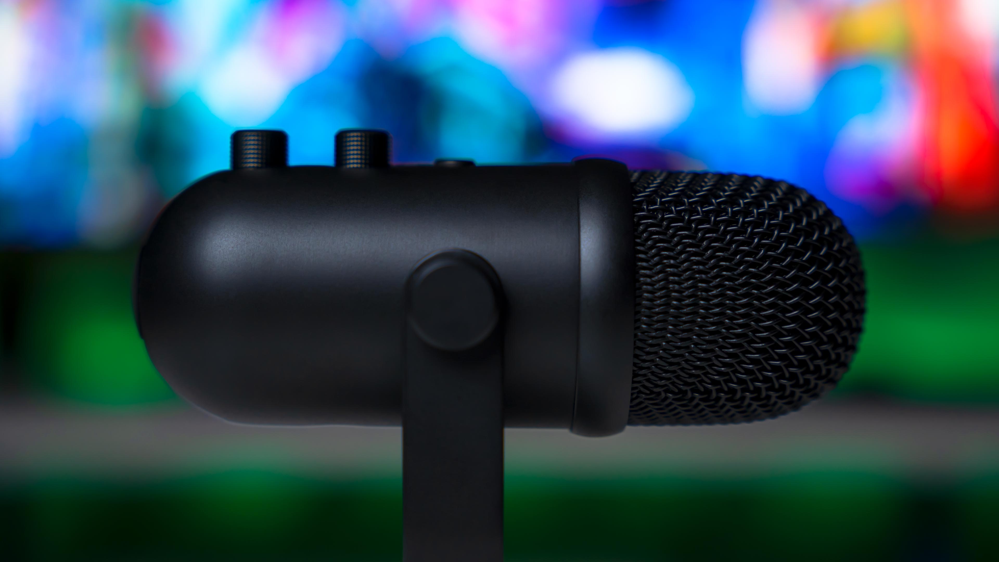 Razer Seiren V2 Pro Microphone (13)