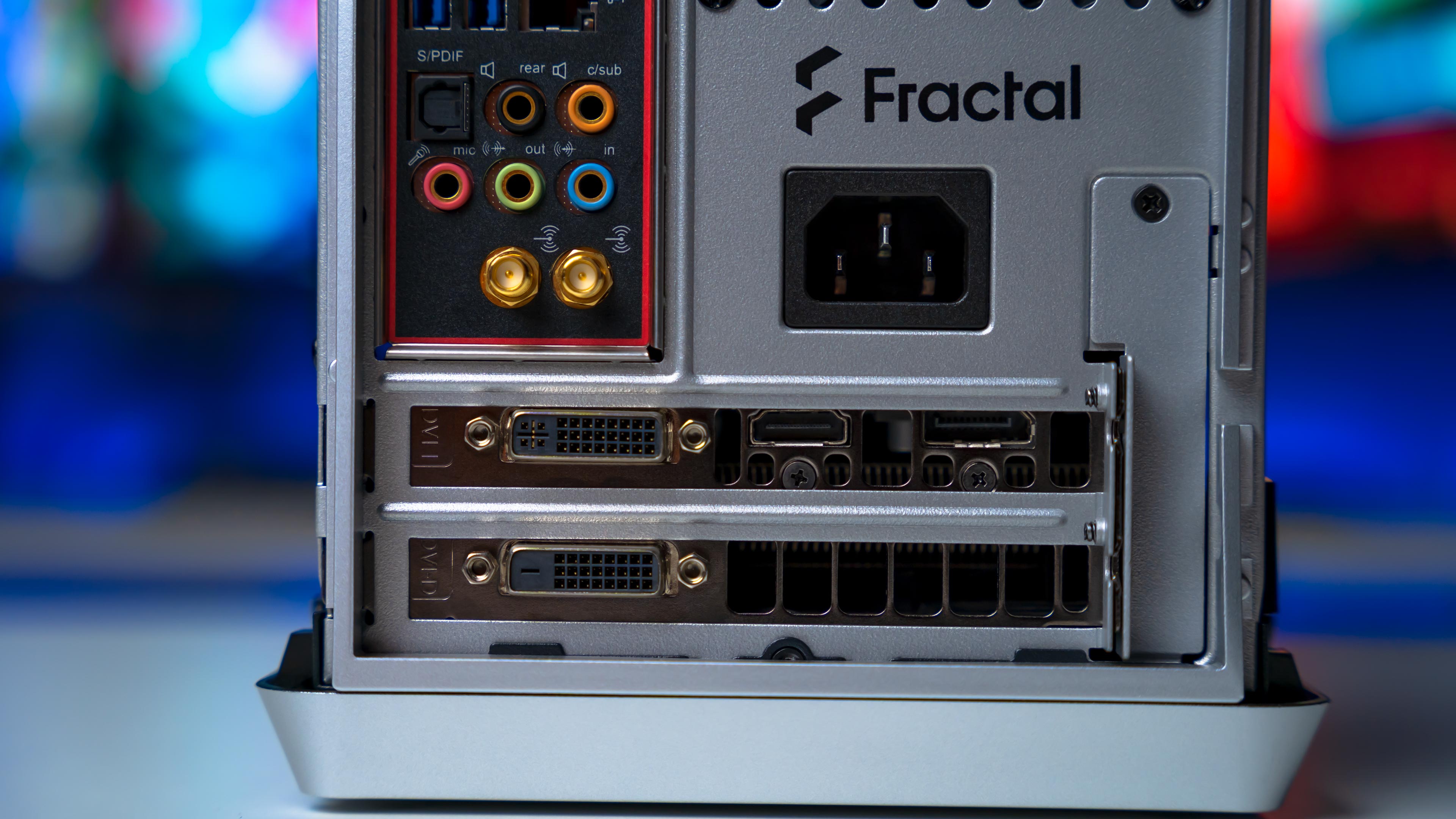 Fractal Design Era ITX Installation (1)