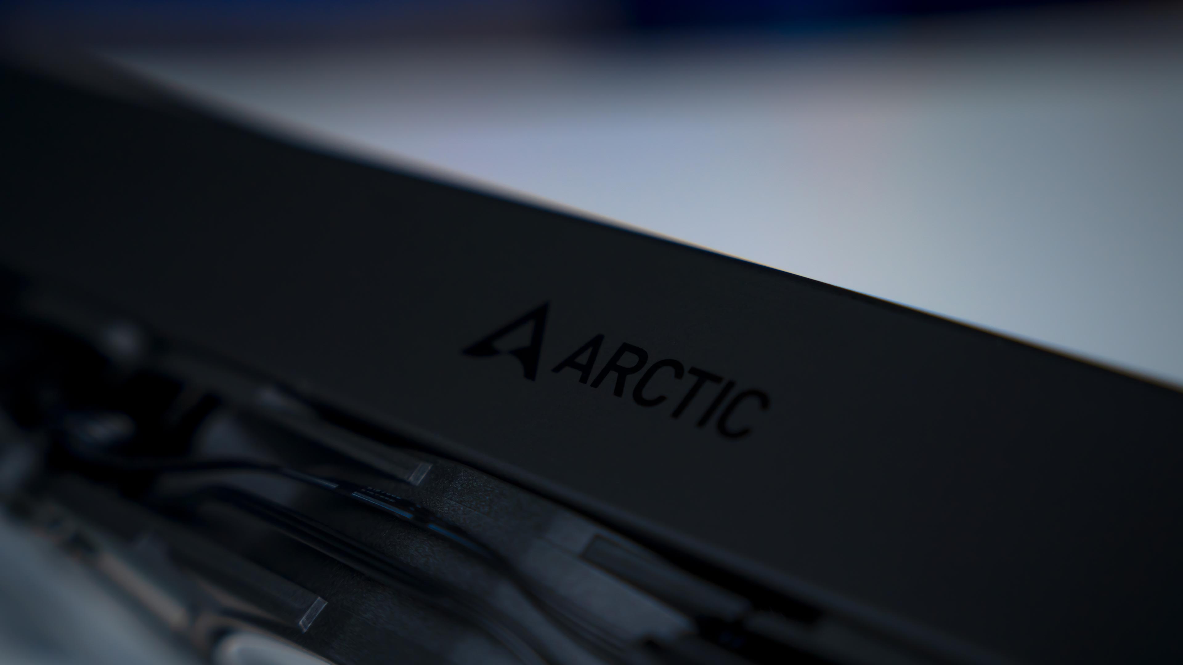 Arctic Liquid Freezer II 420 ARGB Cooler (7)