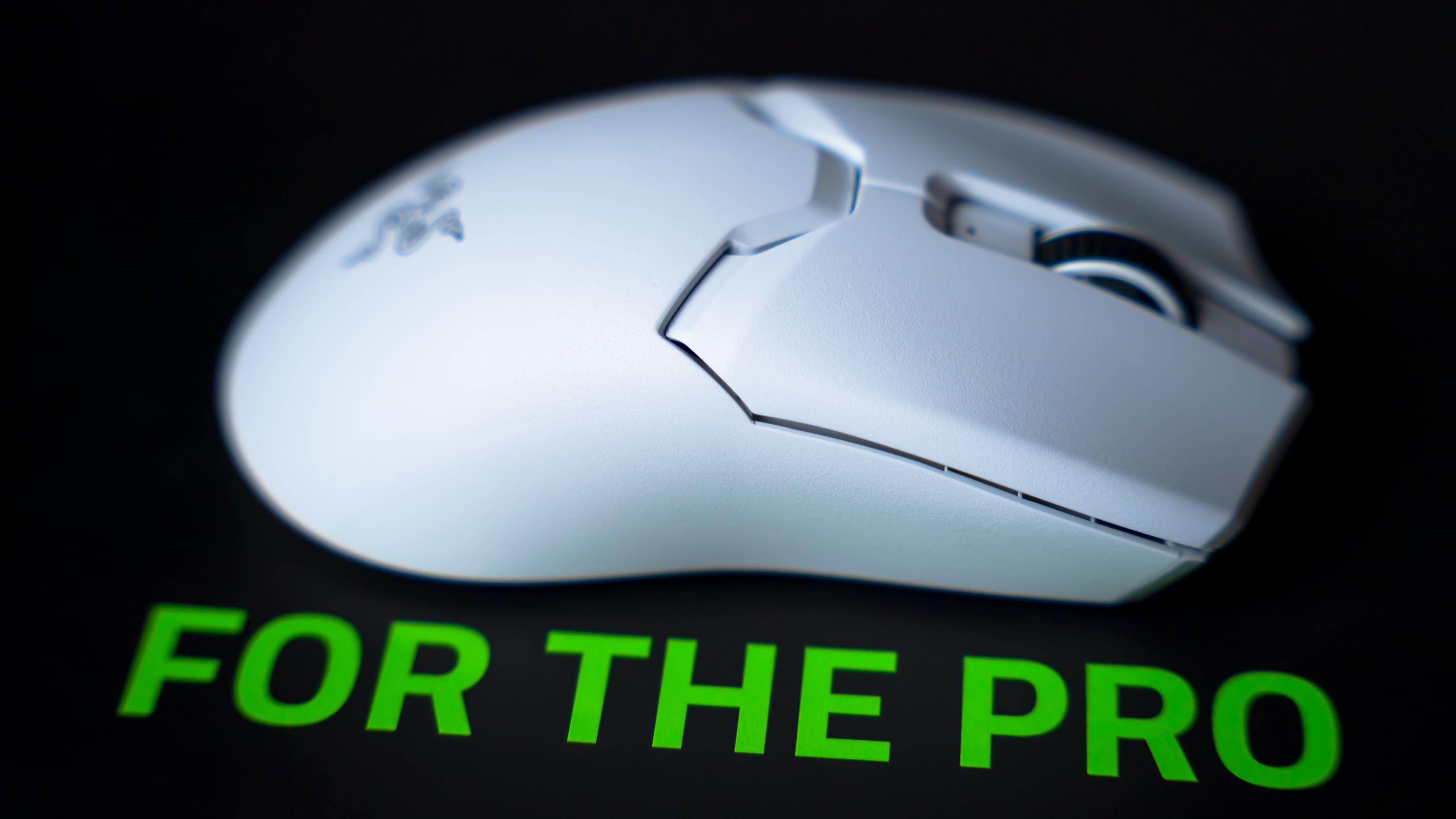 Razer Viper V2 Pro Gaming Mouse (1)