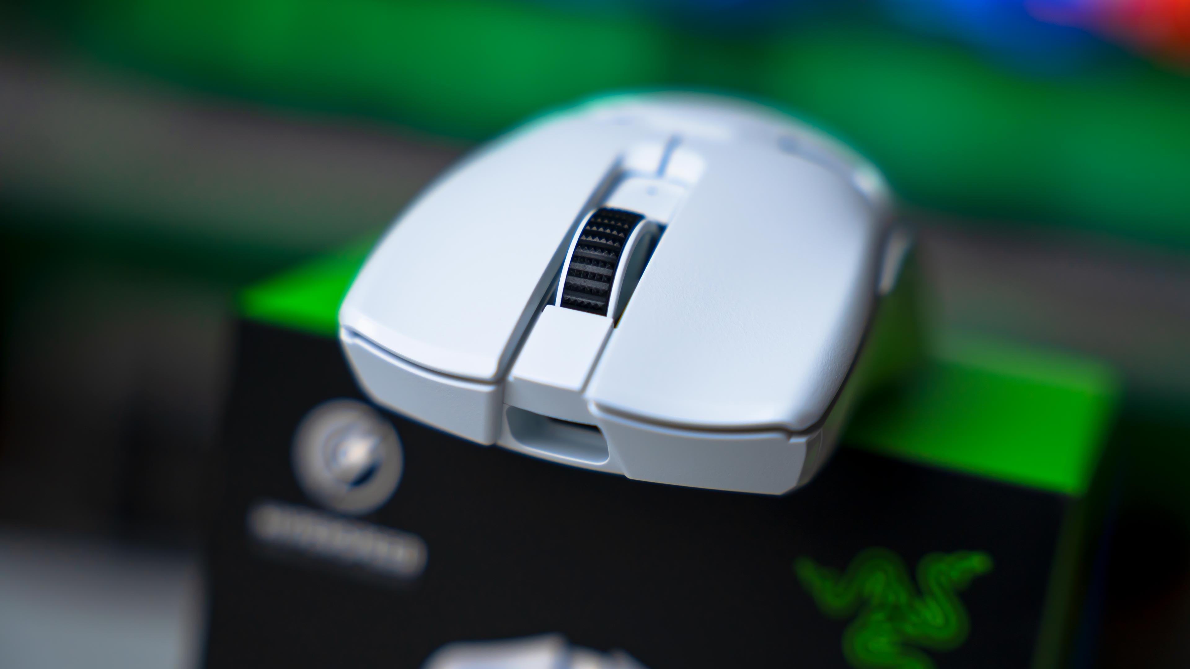Razer Viper V2 Pro Gaming Mouse (10)
