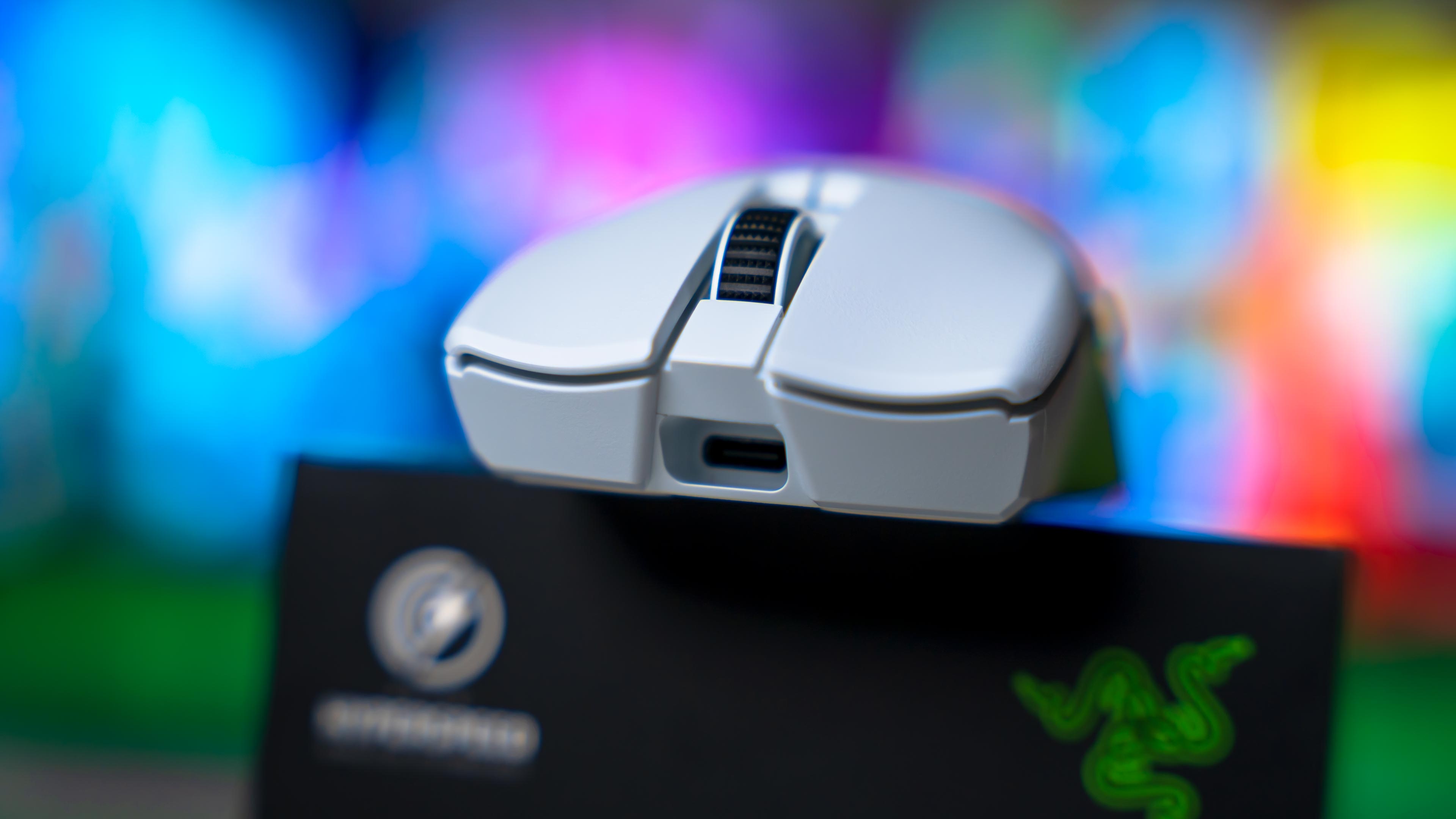 Razer Viper V2 Pro Gaming Mouse (9)