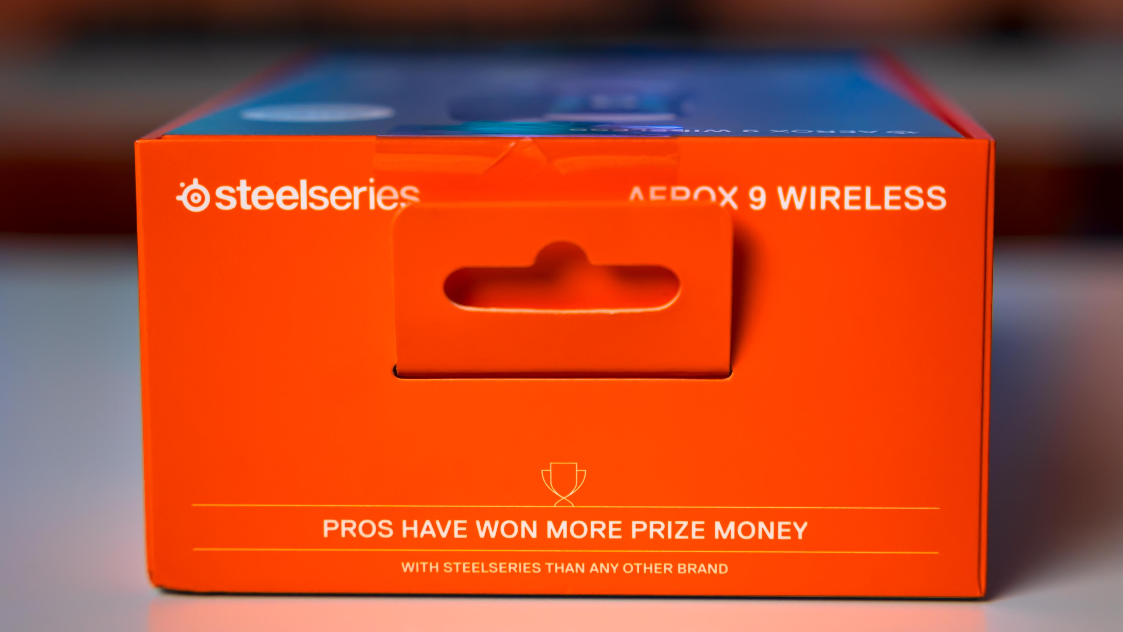 SteelSeries Aerox 9 Wireless Box (7)