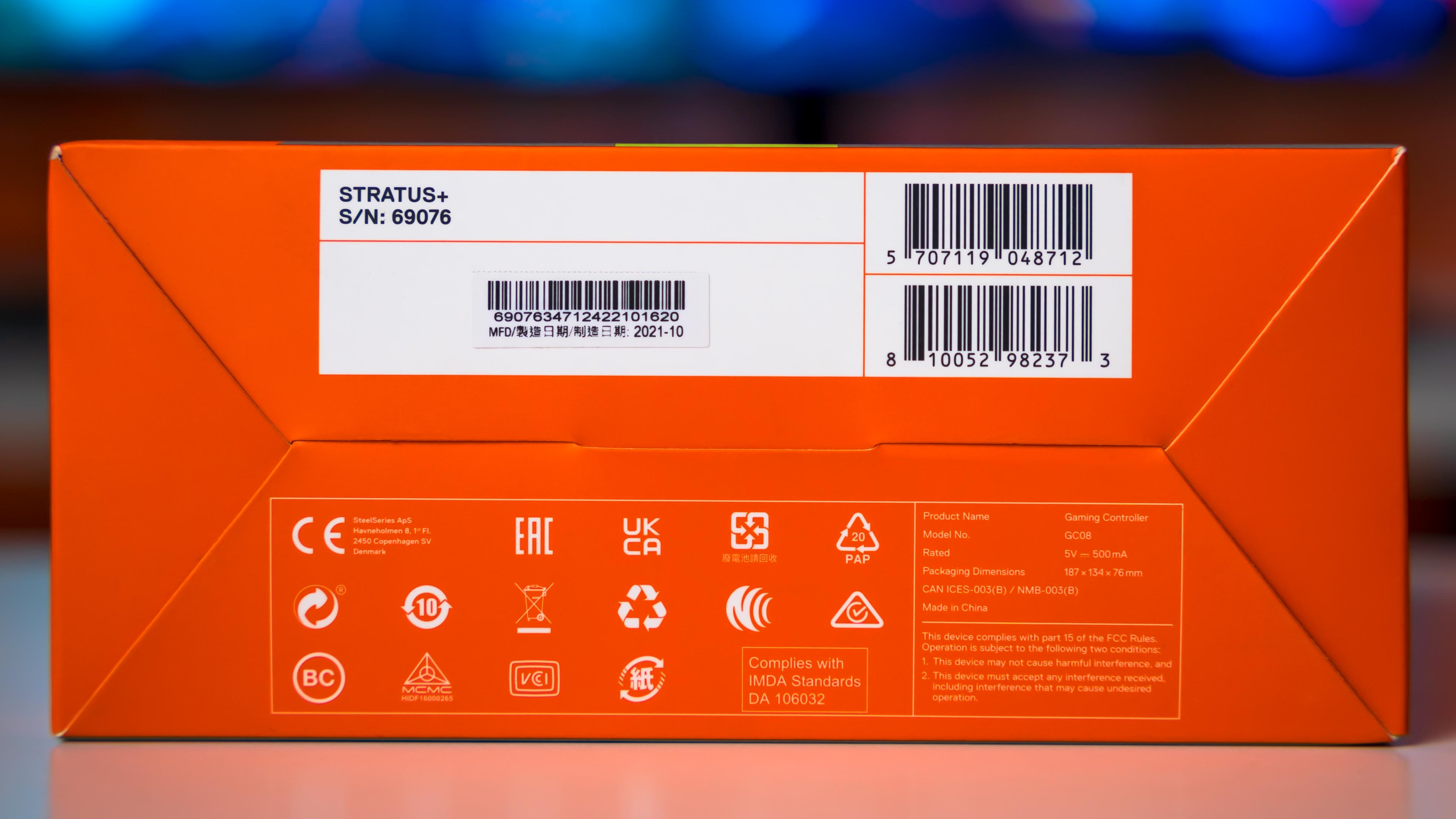SteelSeries Stratus Plus Box (5)