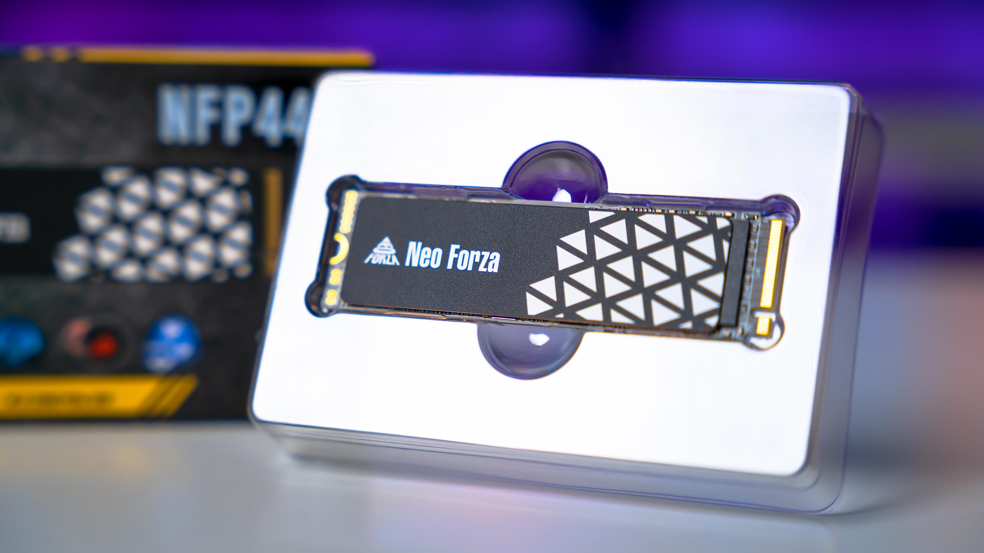 Neo Forza NFP445 1TB Gen4 Box (7)