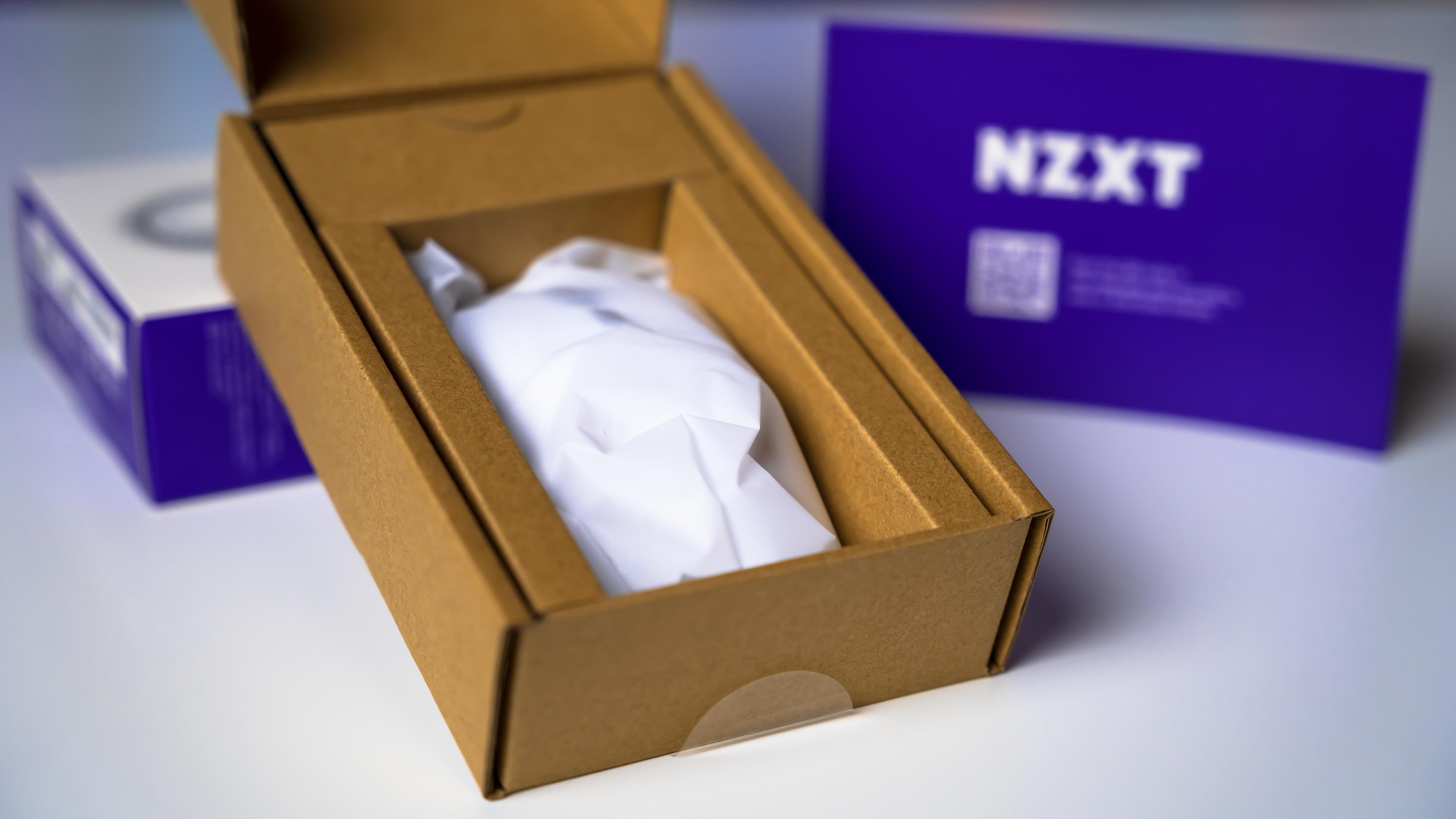 NZXT Lift Gaming Mouse Box (10)