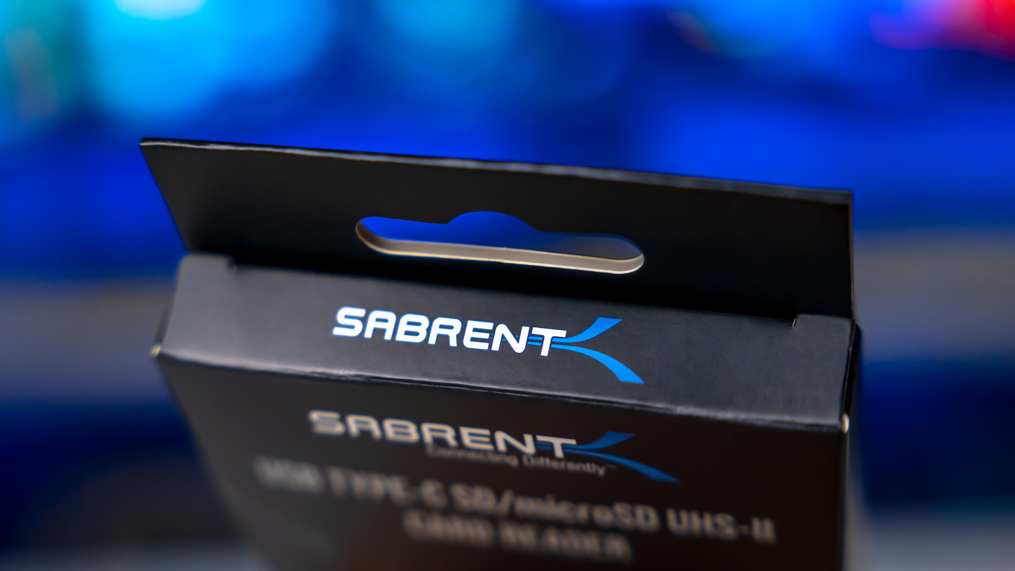 Sabrent Rocket V90 256GB Type-C SD Reader Box (6)