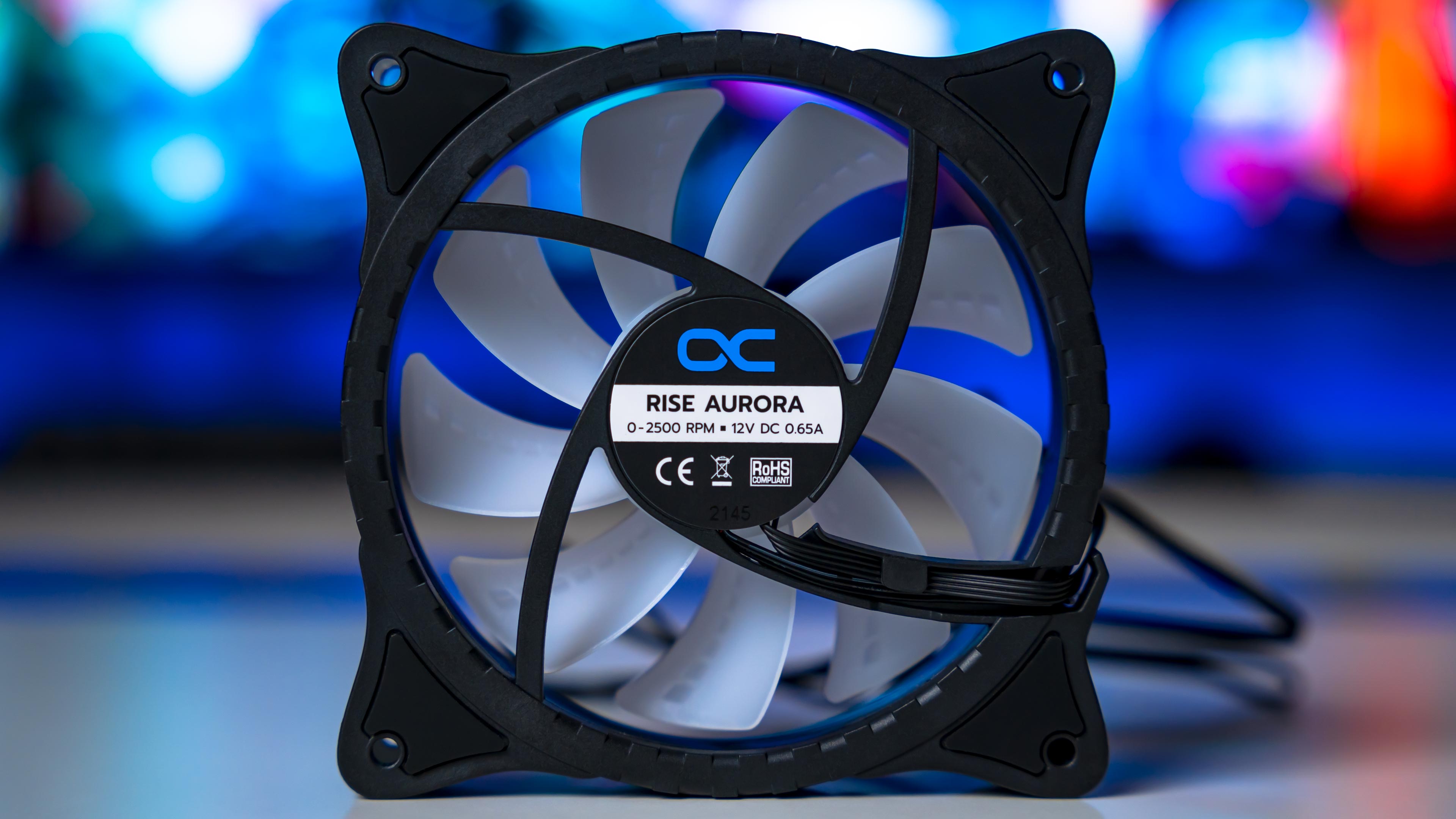 Alphacool Eisbaer Pro Aurora 360 Fans (1)