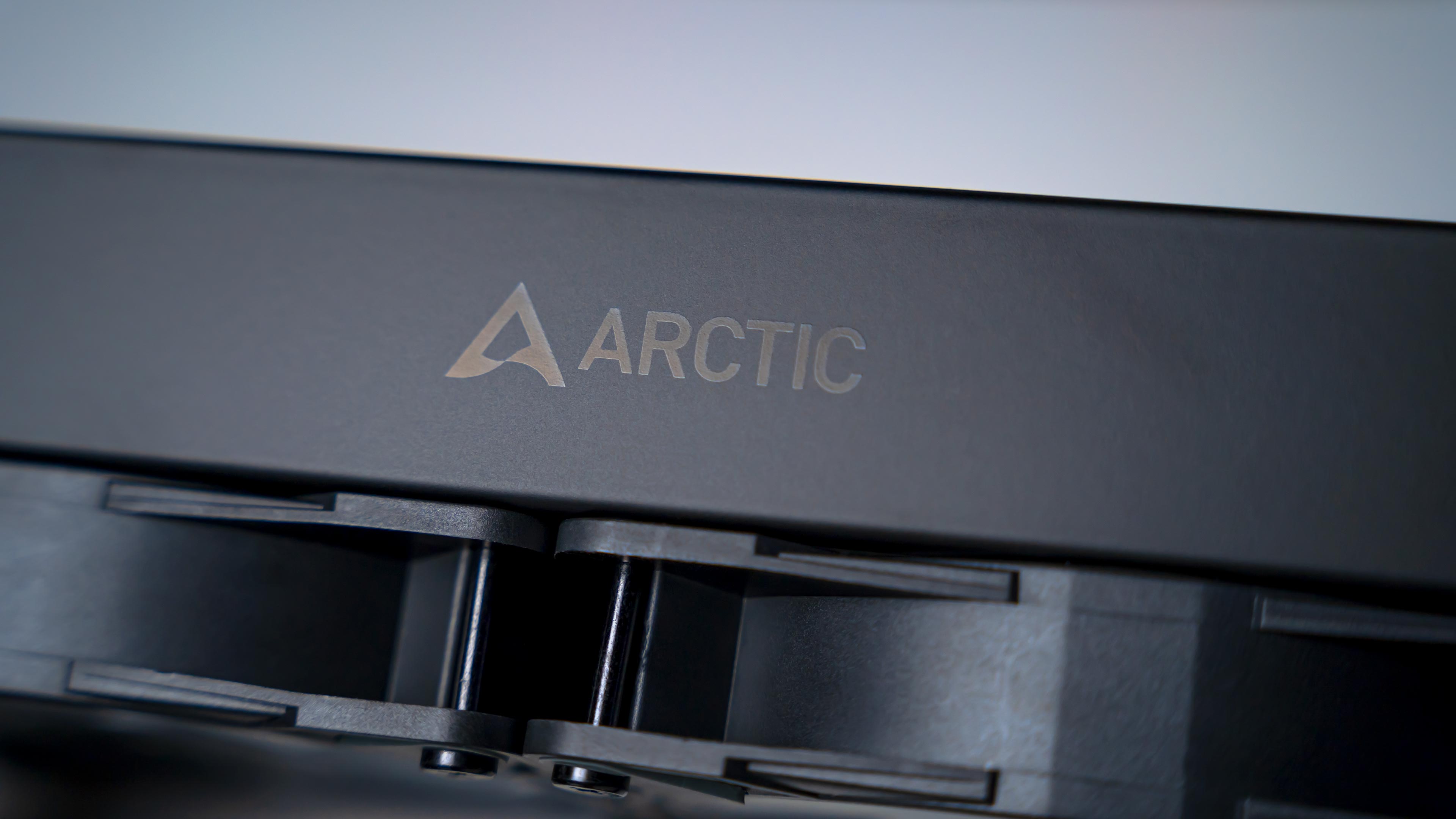 Arctic Liquid Freezer II 240 ARGB Cooler (13)