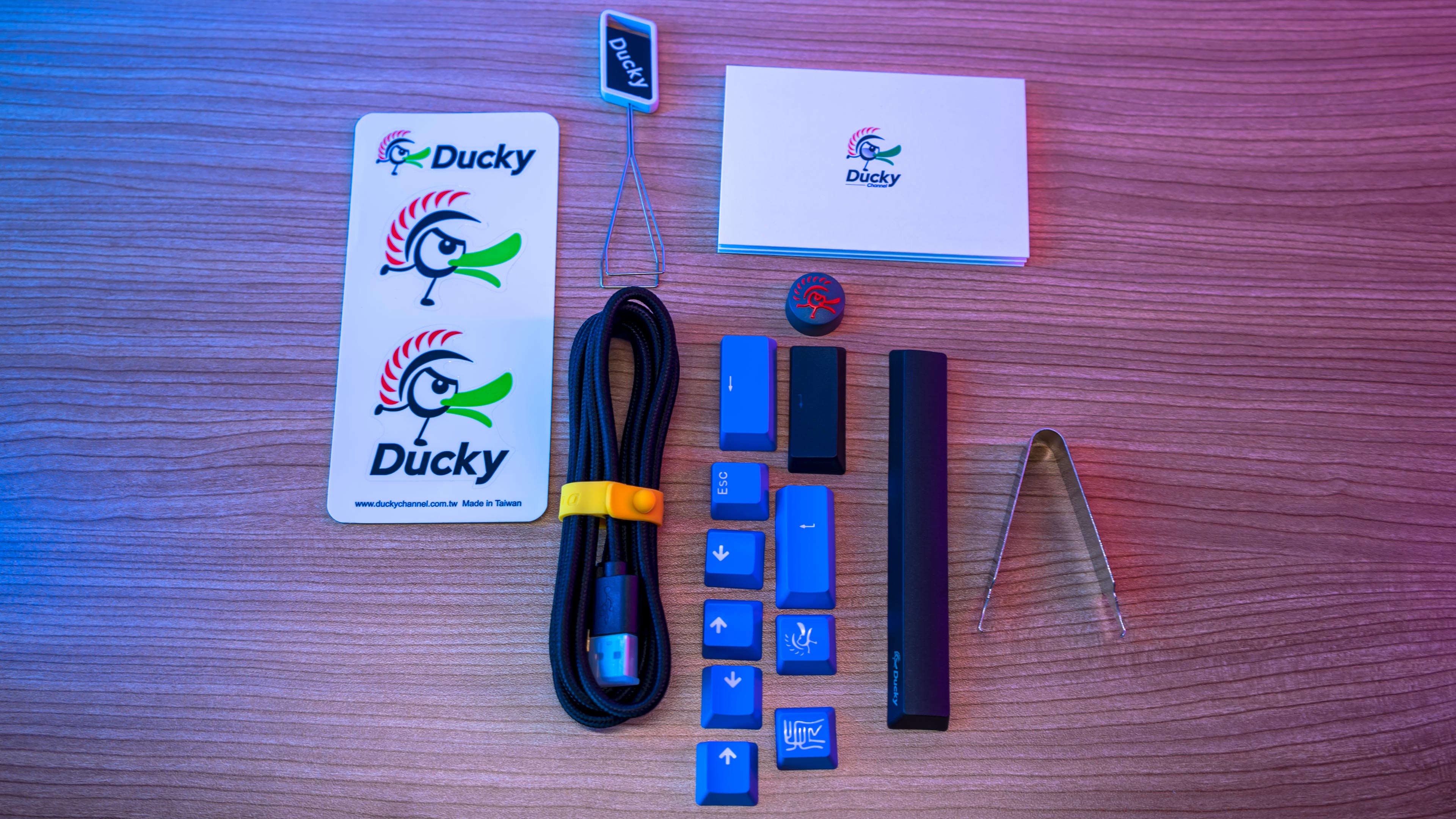 Ducky One 3 Mini Box (10)