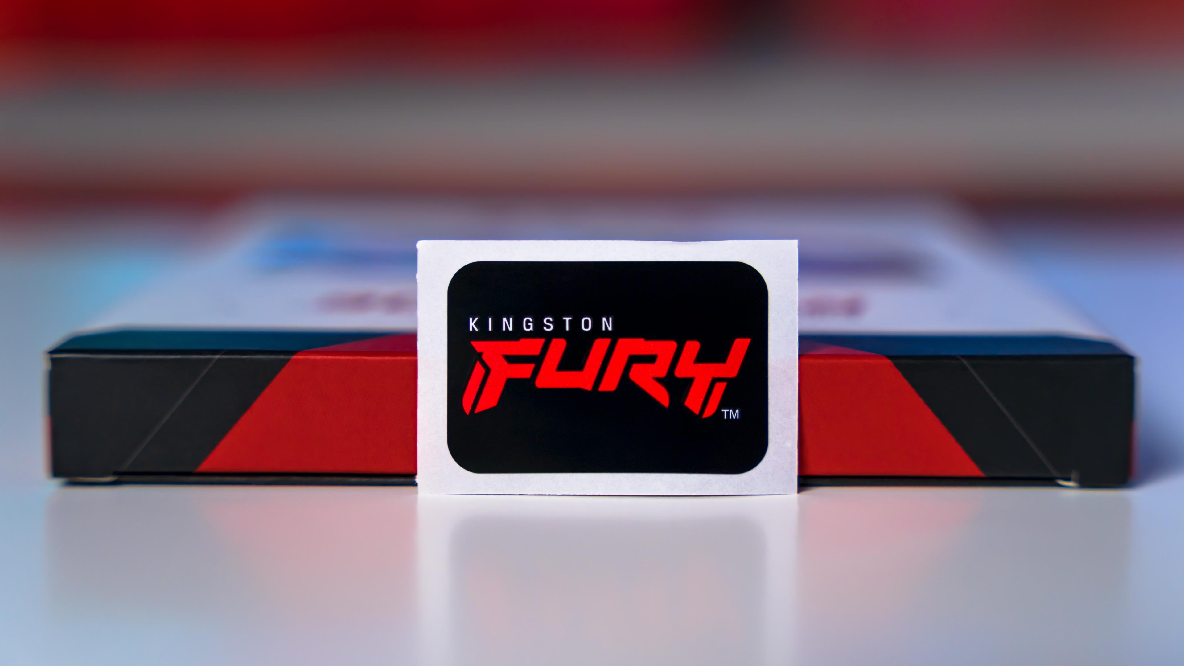 Kingston Fury Renegade White RGB DDR5 7200MHz Box (9)