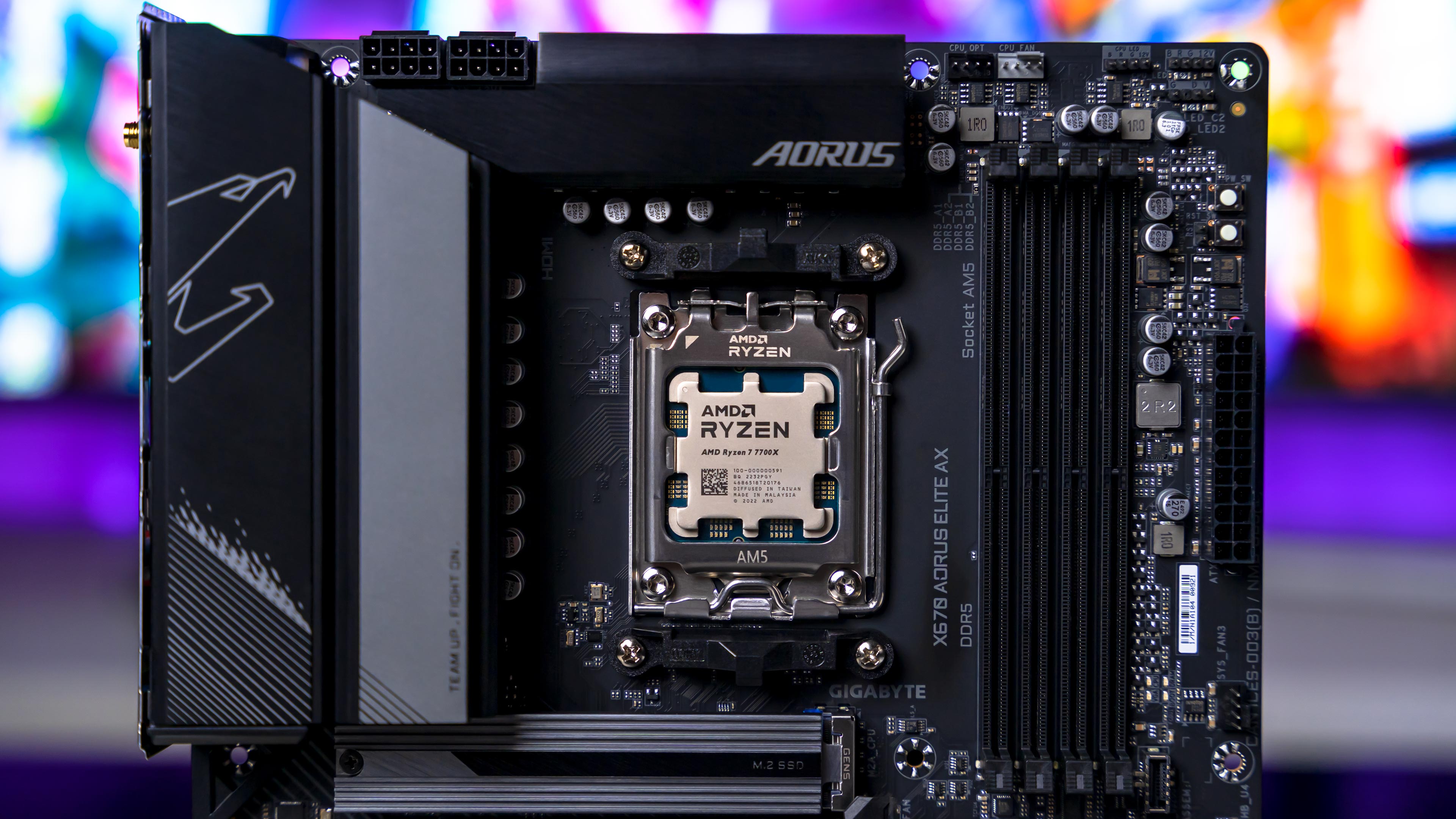 Aorus X670 Elite AX CPU Install (1)