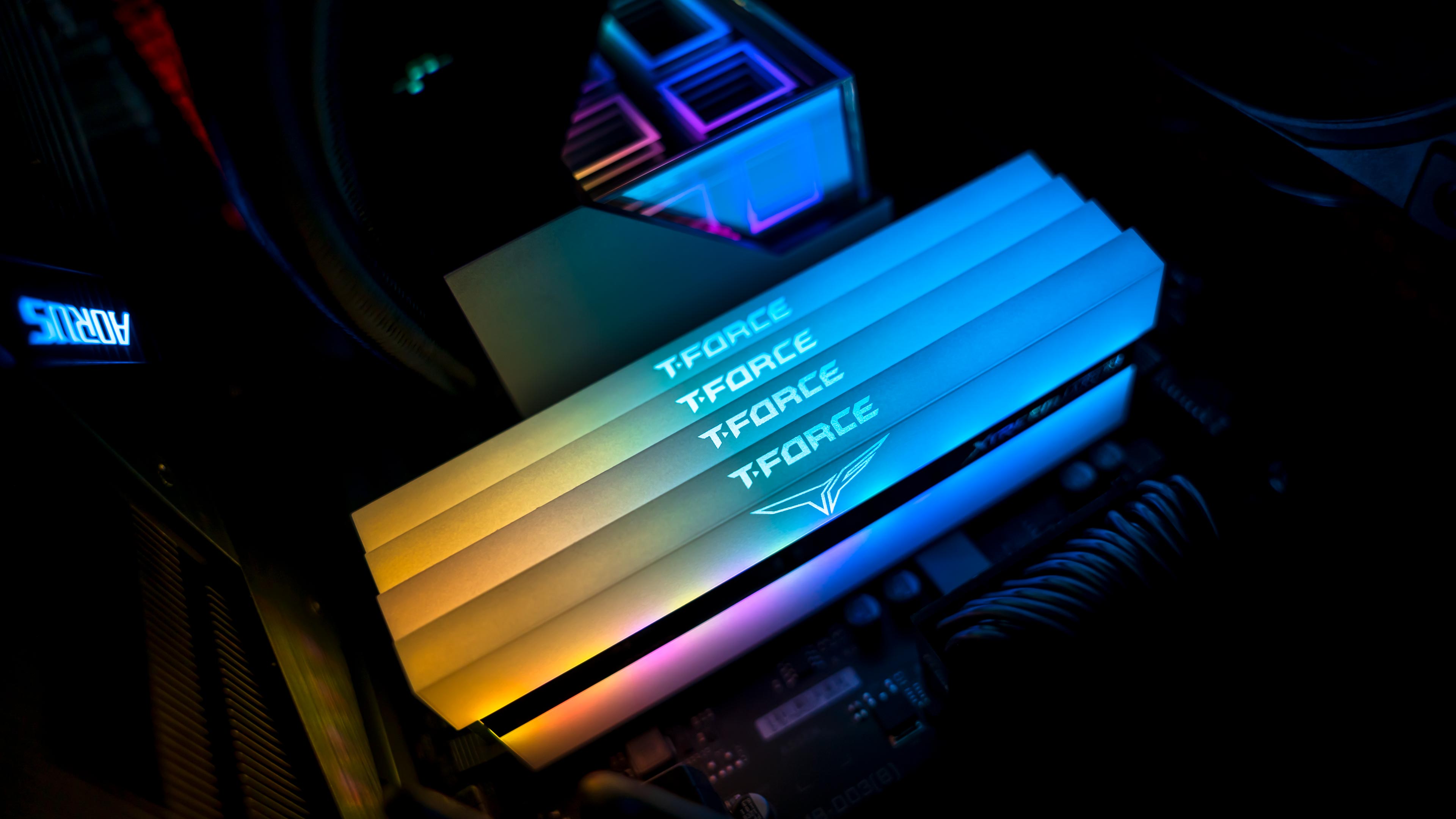 TeamGroup Xtreem ARGB DDR4 4000MHz RGB (17)