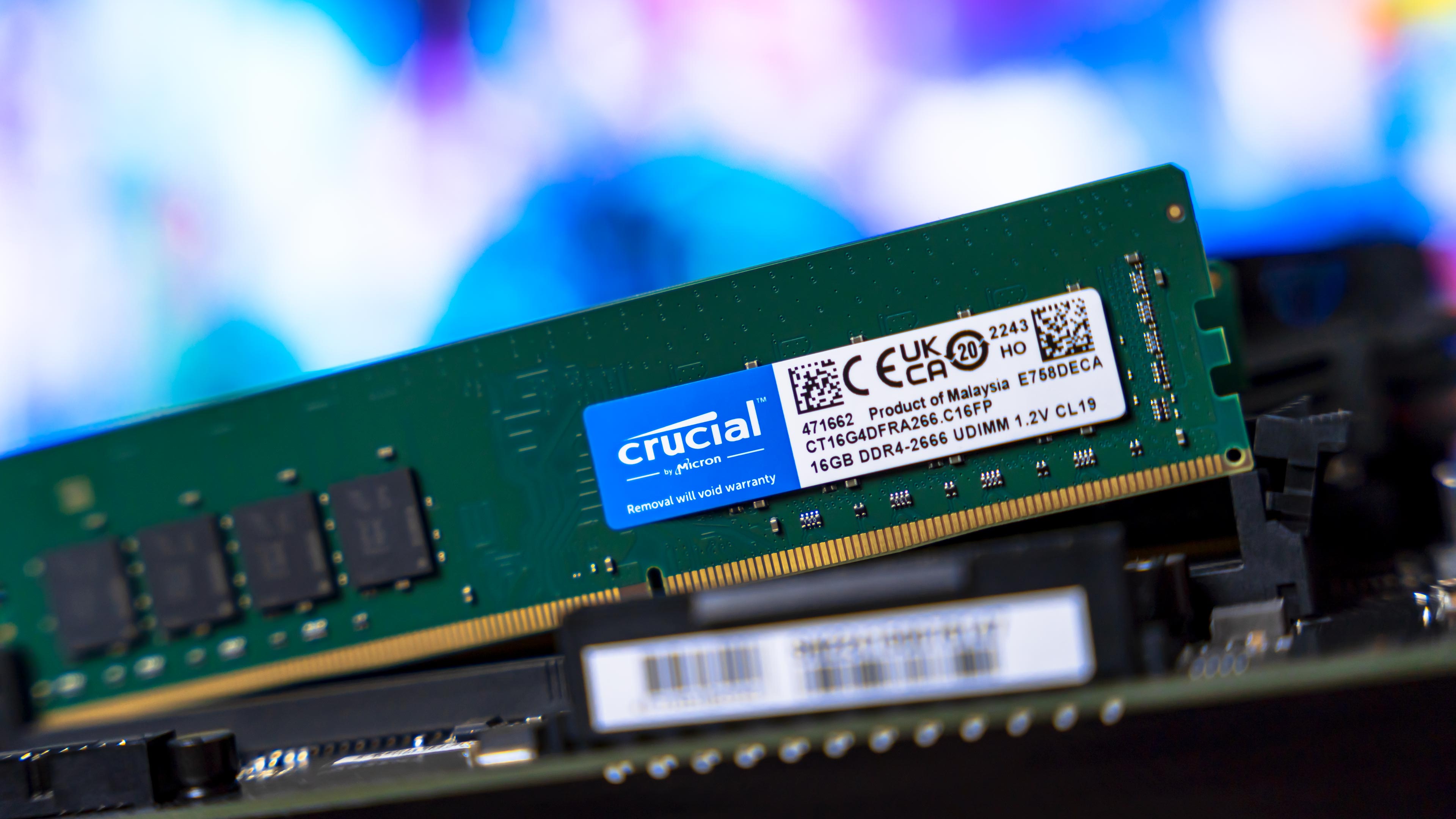 Crucial DDR4 2666Mhz Installation (2)