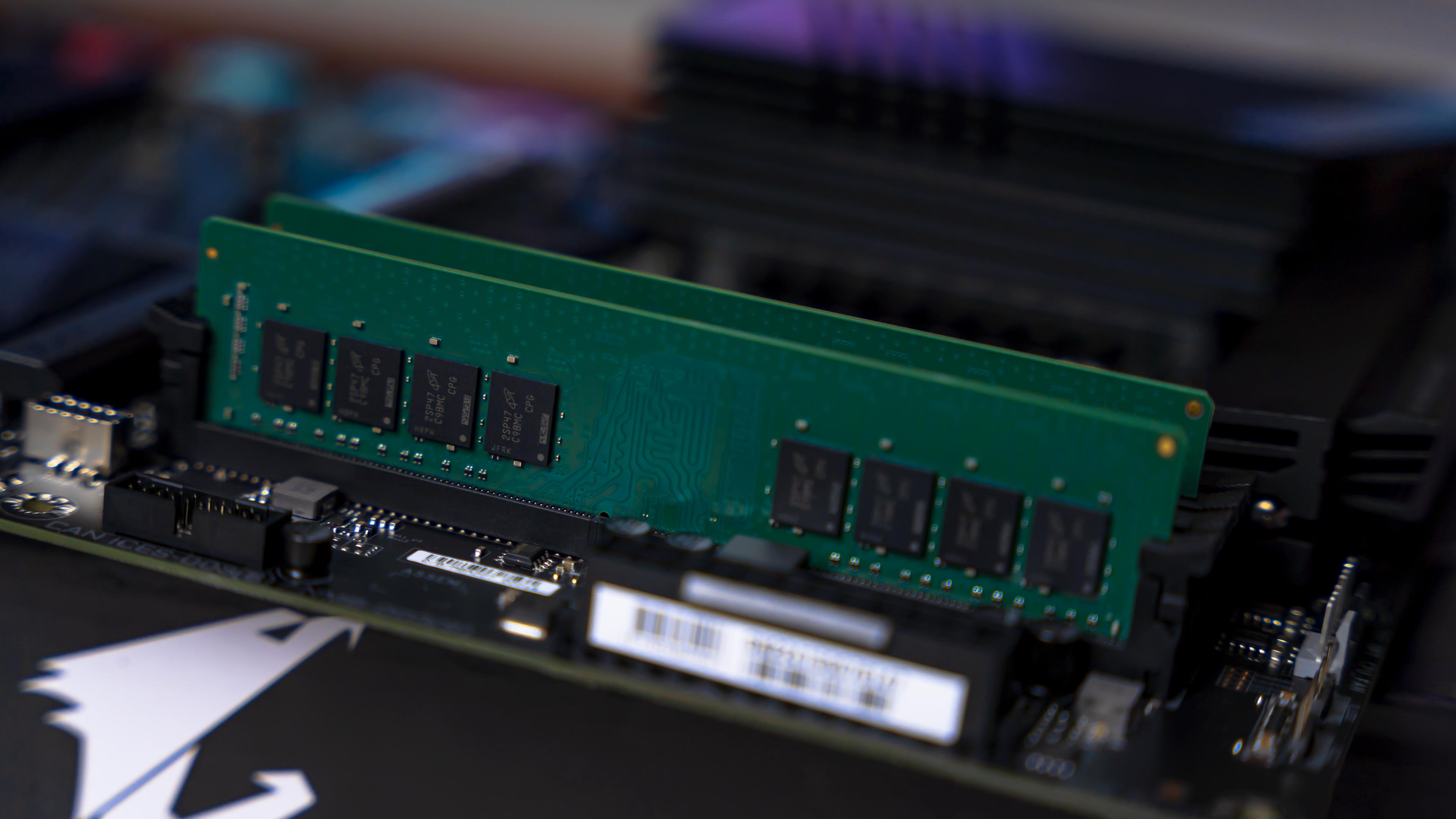 Crucial DDR4 2666Mhz Installation (3)