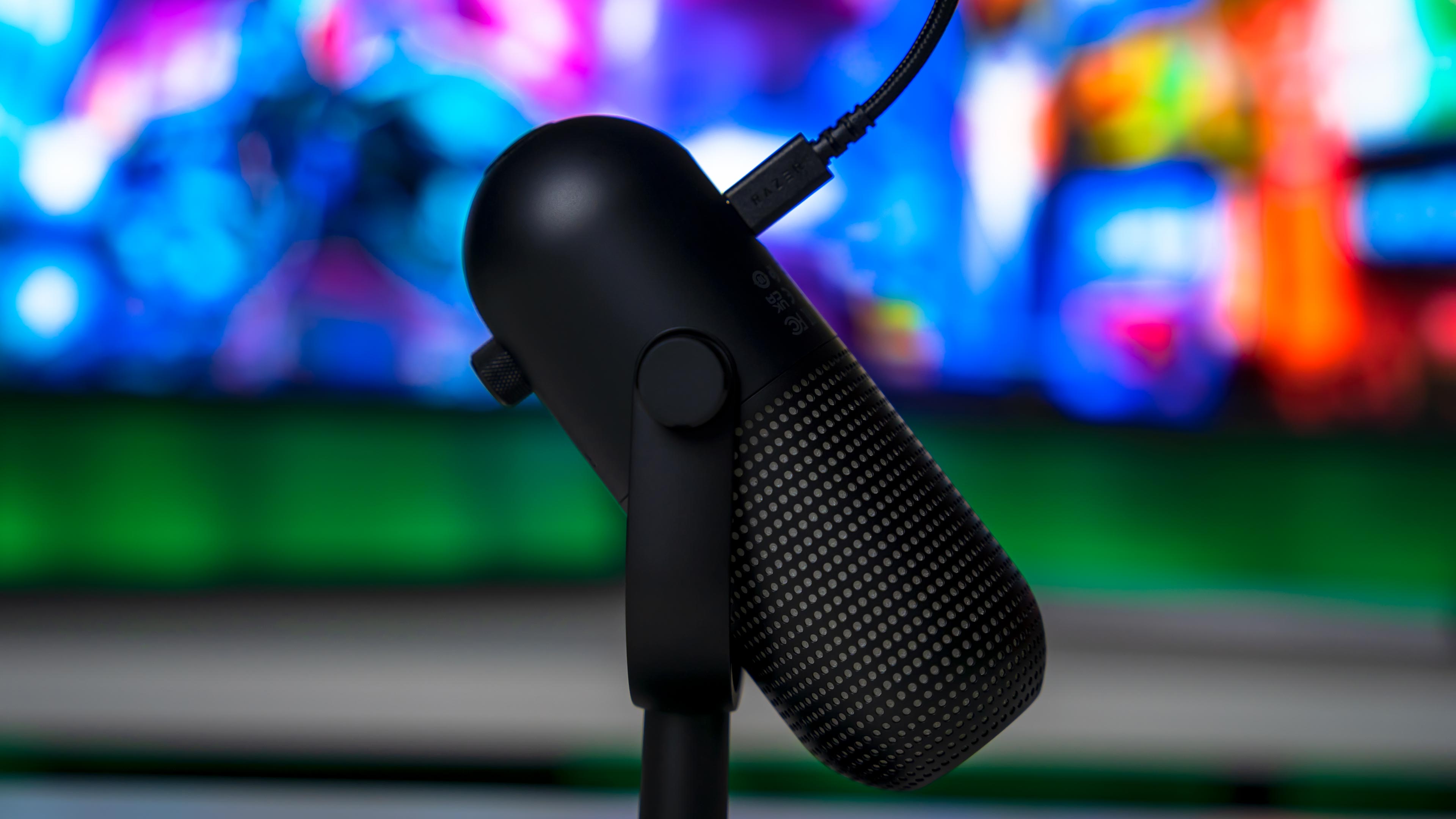 Razer Seiren V3 Chroma Microphone (22)