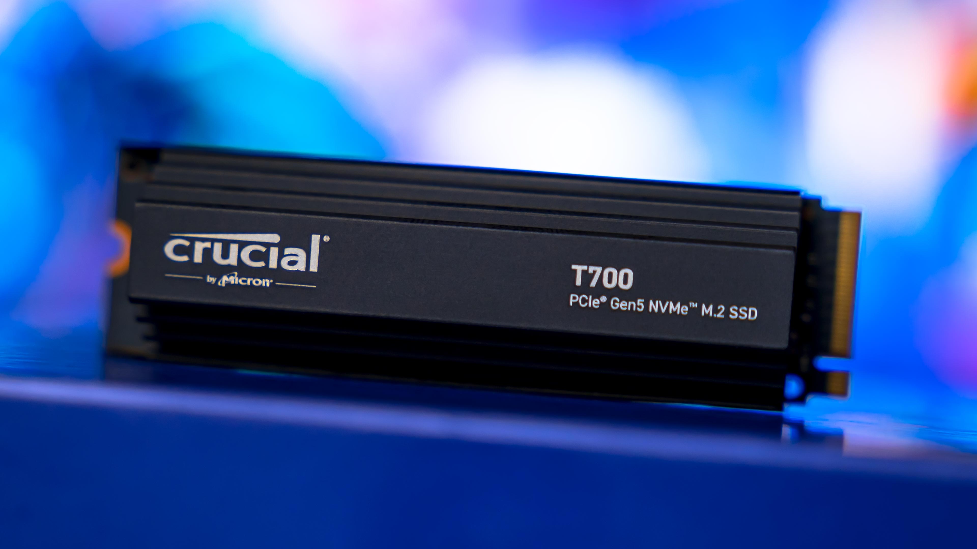 Crucial T700 4TB Heatsink SSD (5)