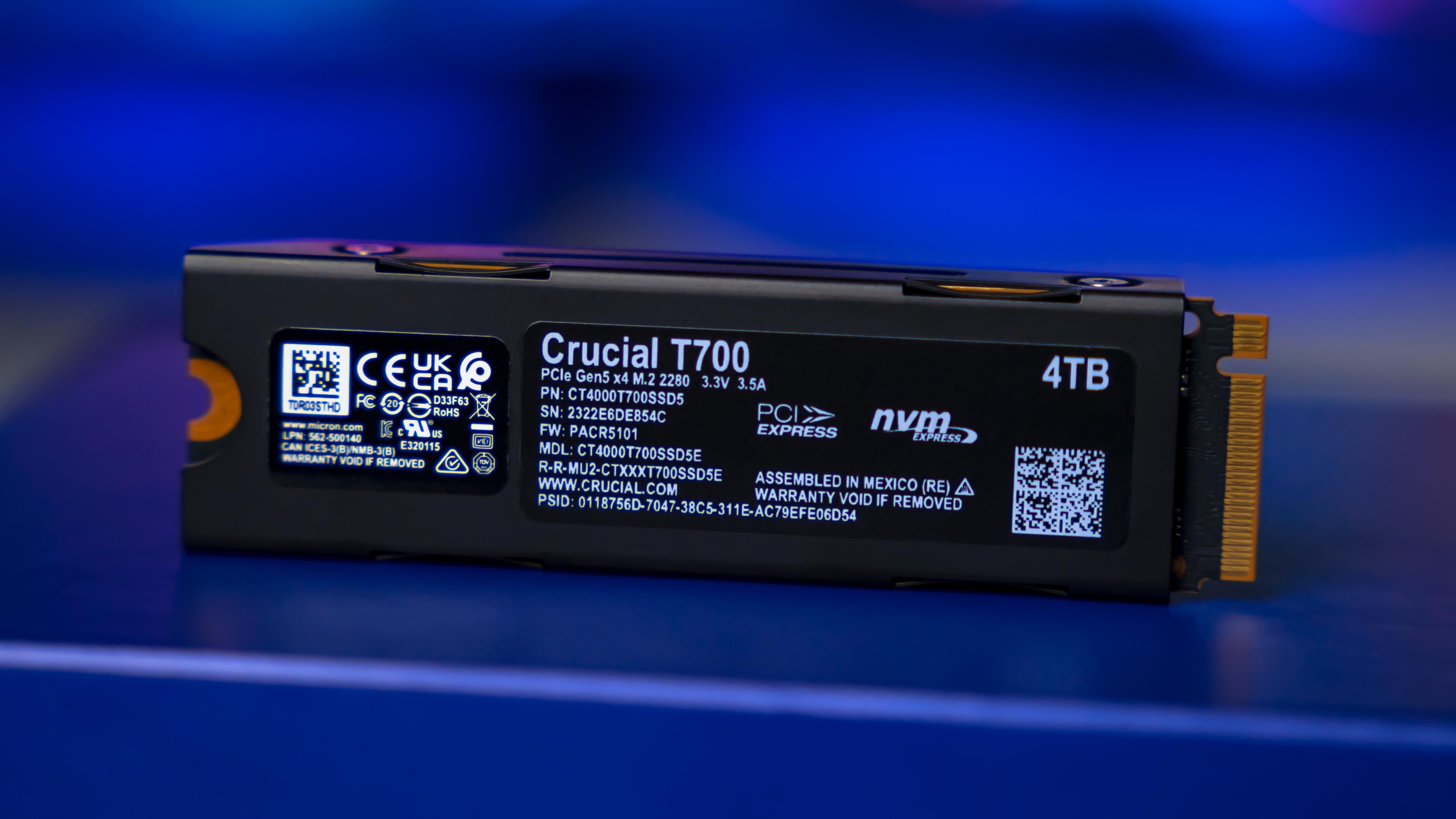 Crucial T700 4TB Heatsink SSD (7)