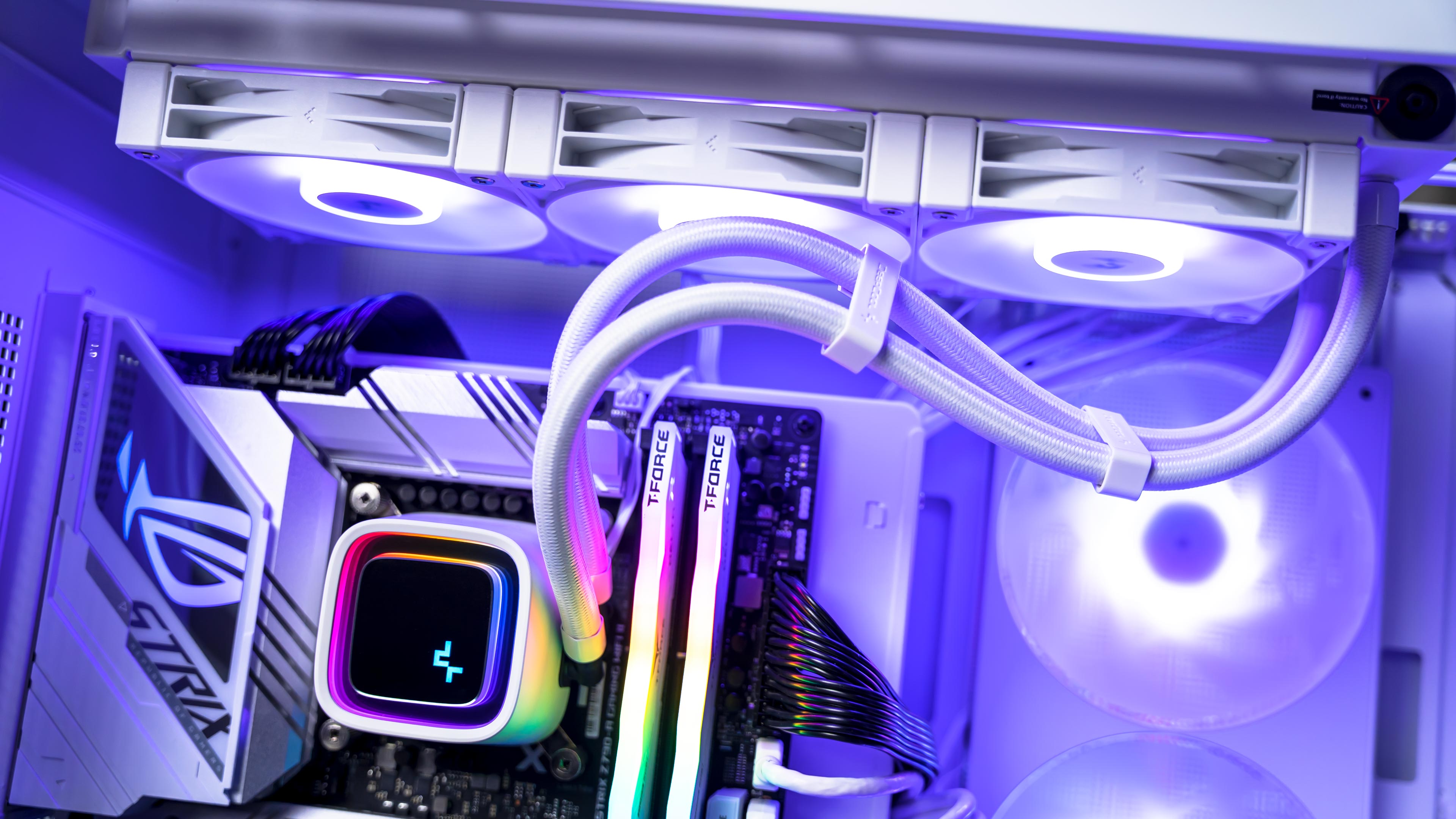 Deepcool Infinity LS720 WH RGB (1)