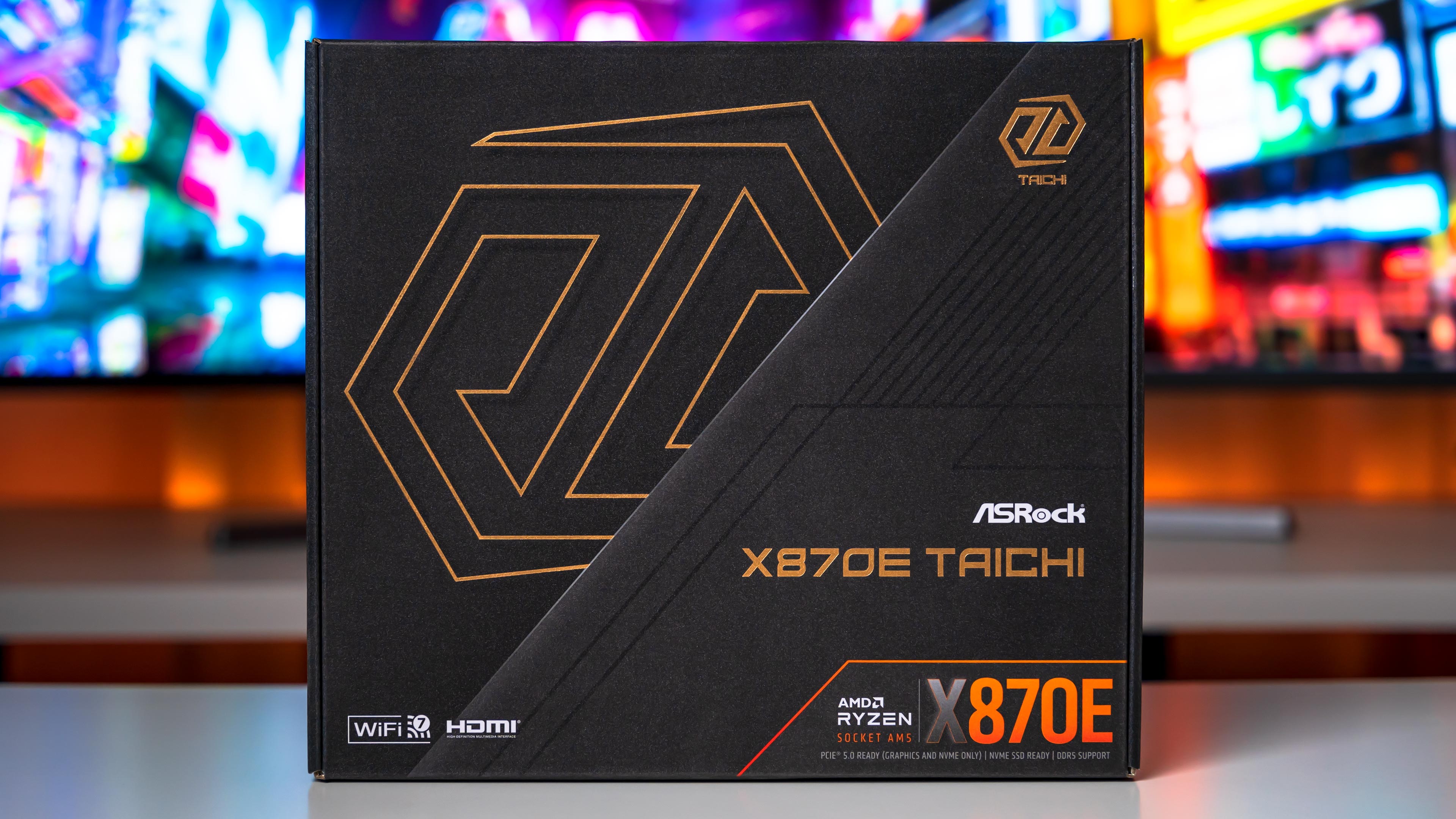 ASRock X870E Taichi Box (1)