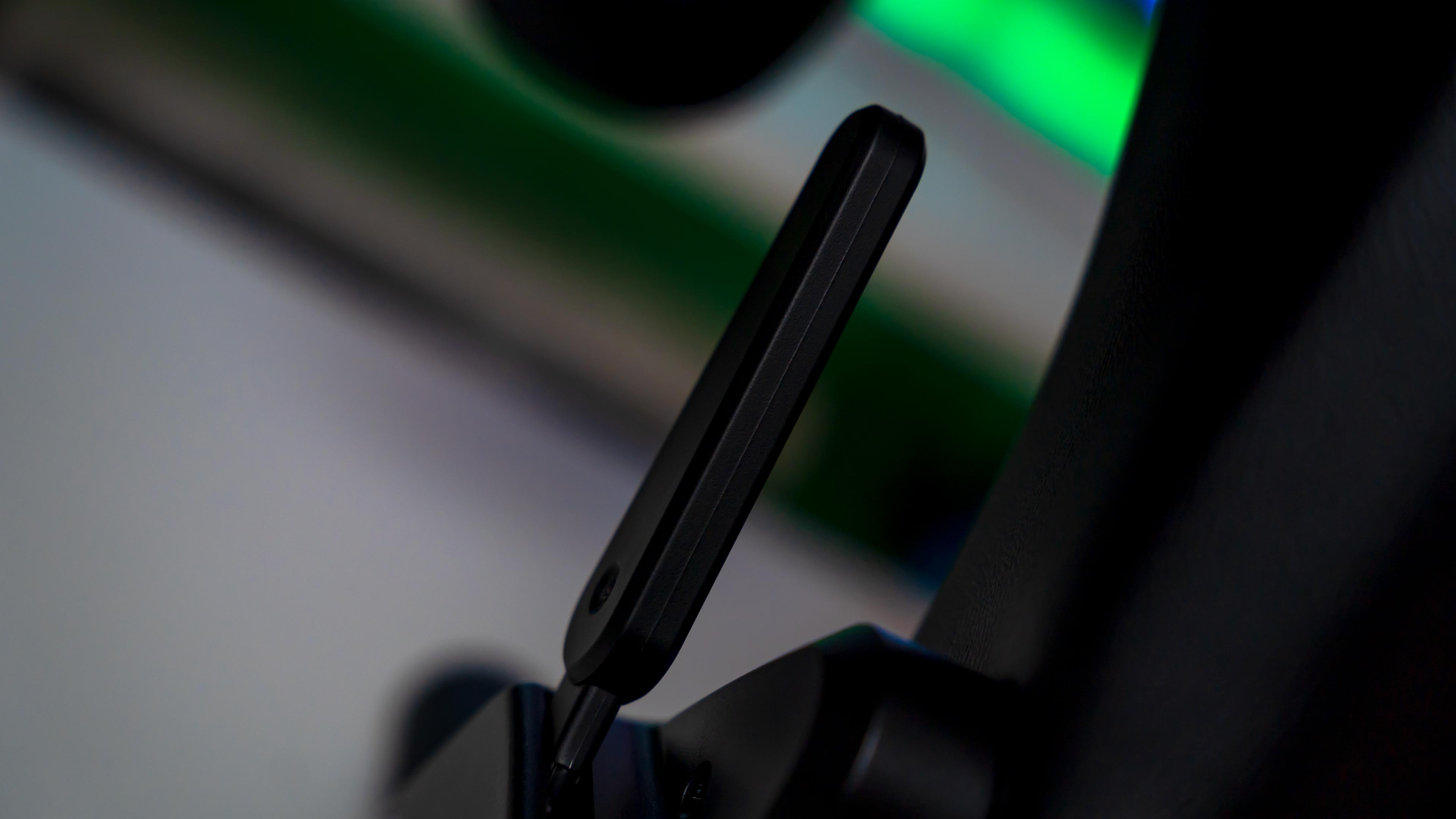 Razer Enki X Hands (3)