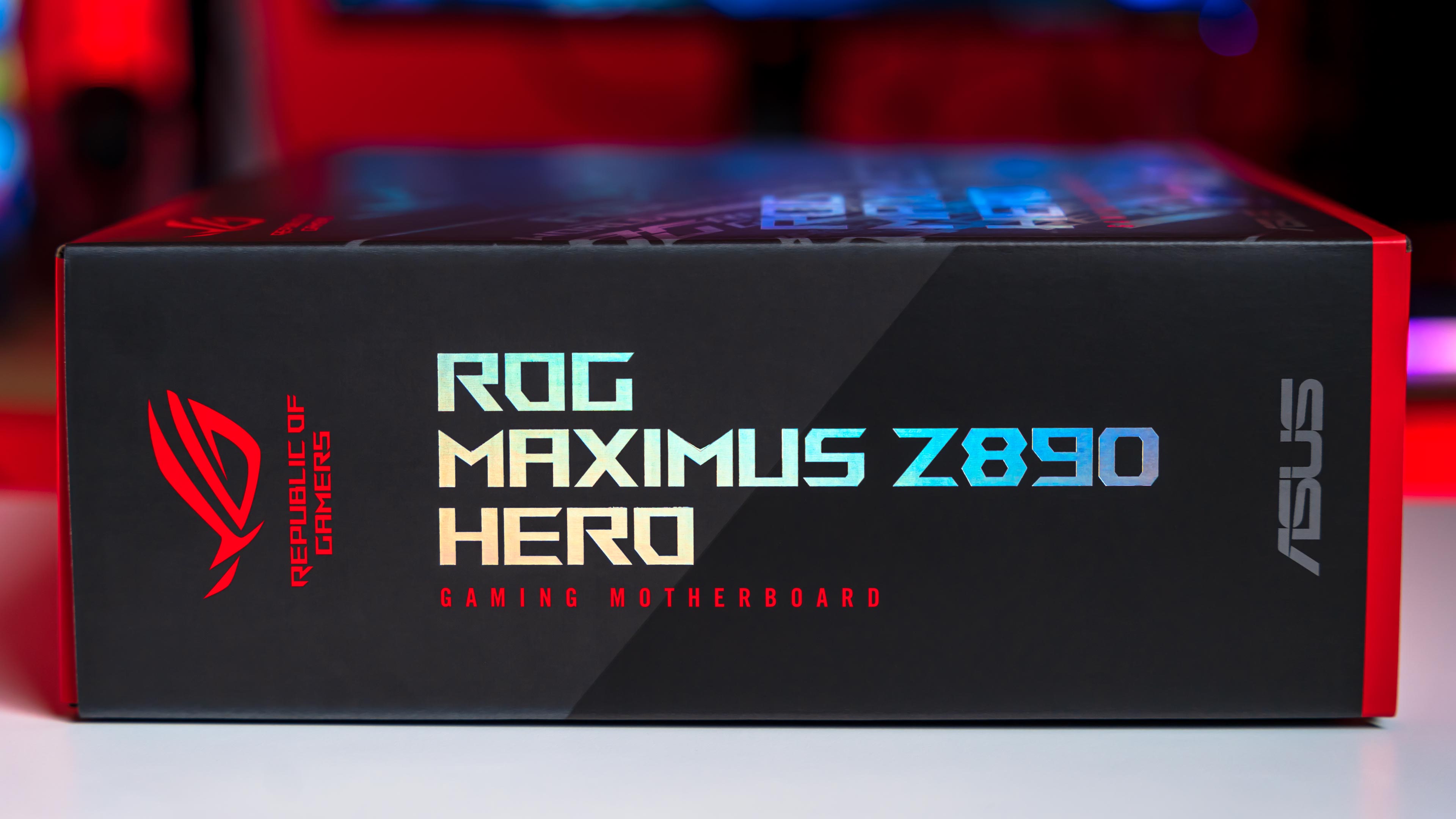 ASUS ROG Maximus Z890 Hero Box (5)