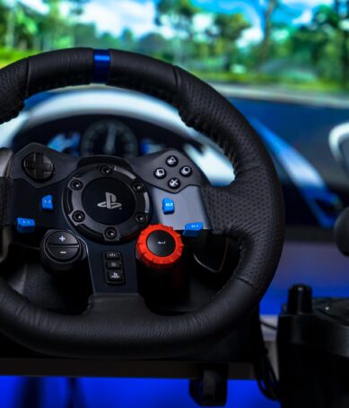 مراجعة Logitech G29 : عجلة سباق بقيمة جيدة تدعم PlayStation 5