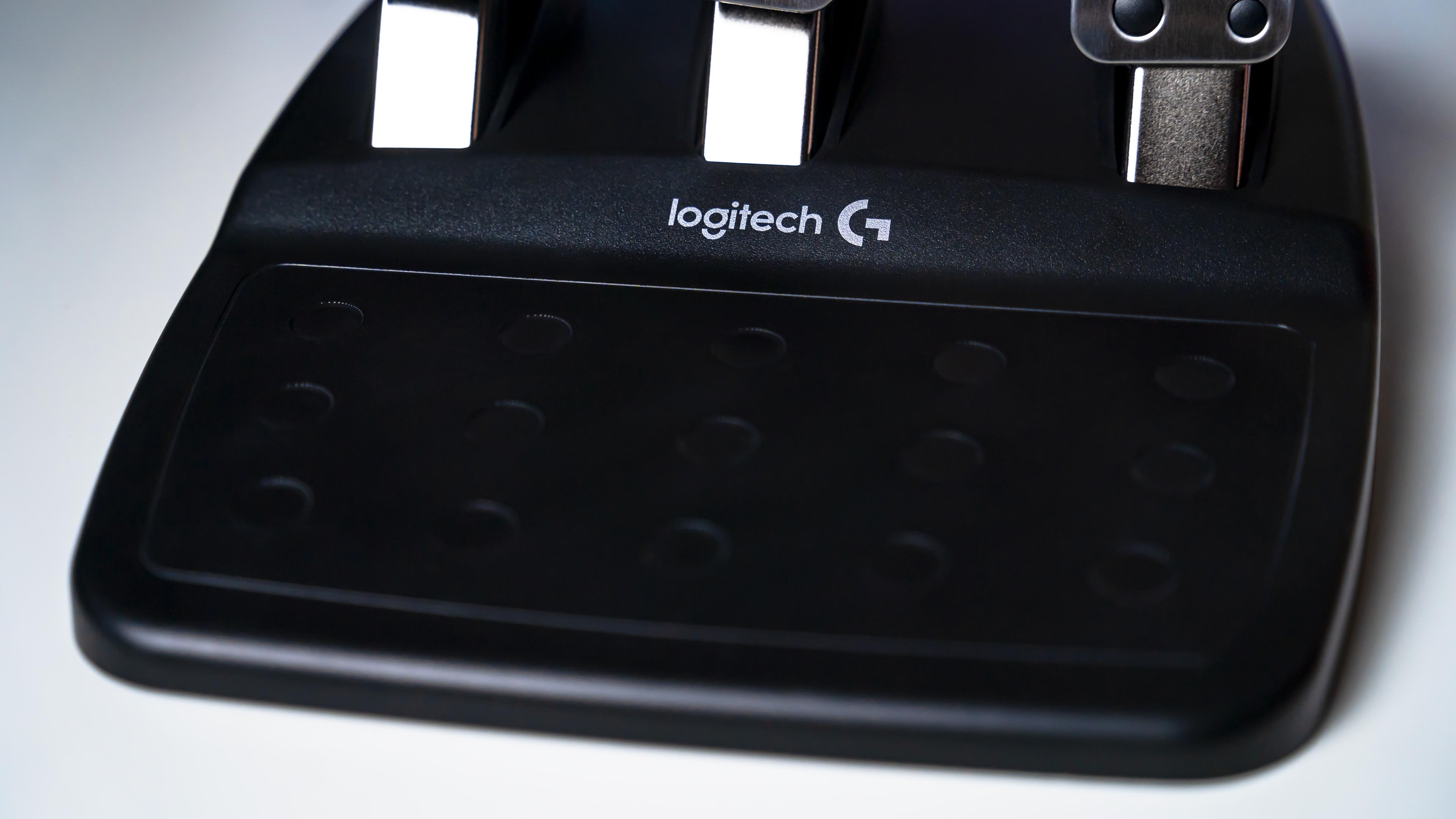 Logitech G29 Pedals (2)