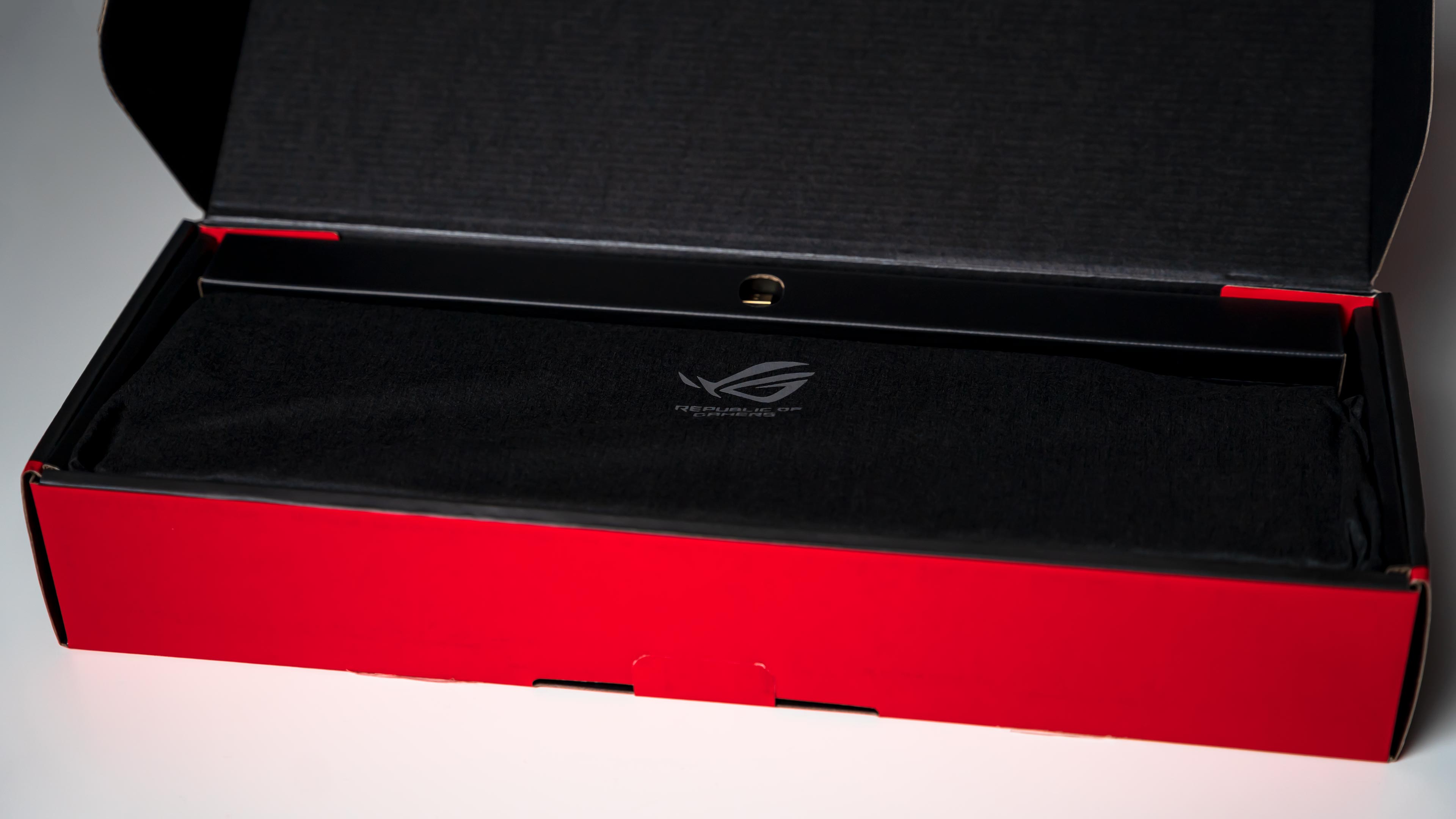 ASUS ROG STRIX Scope II RX Box (9)