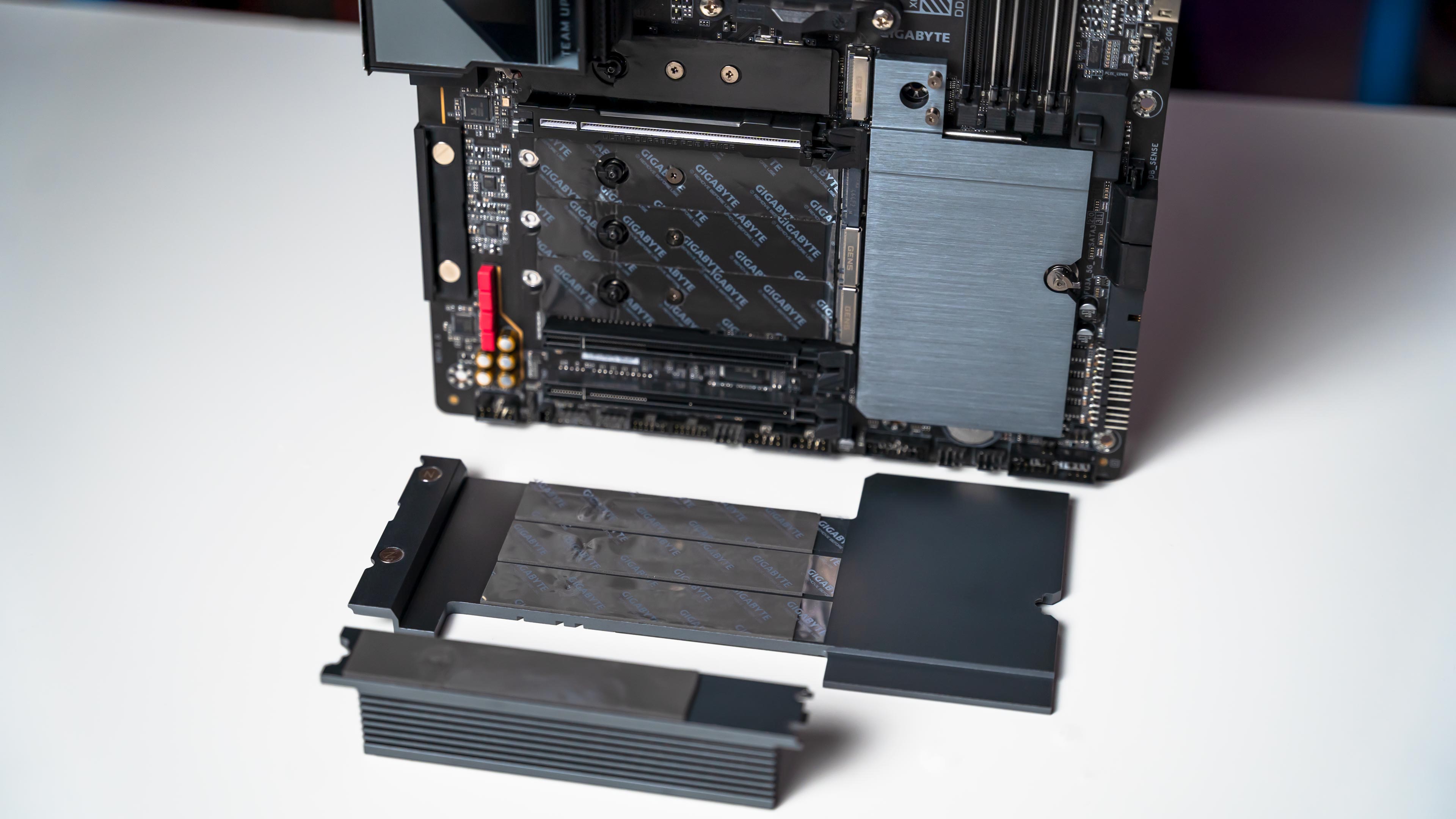 Aorus X870E Master Motherboard (25)