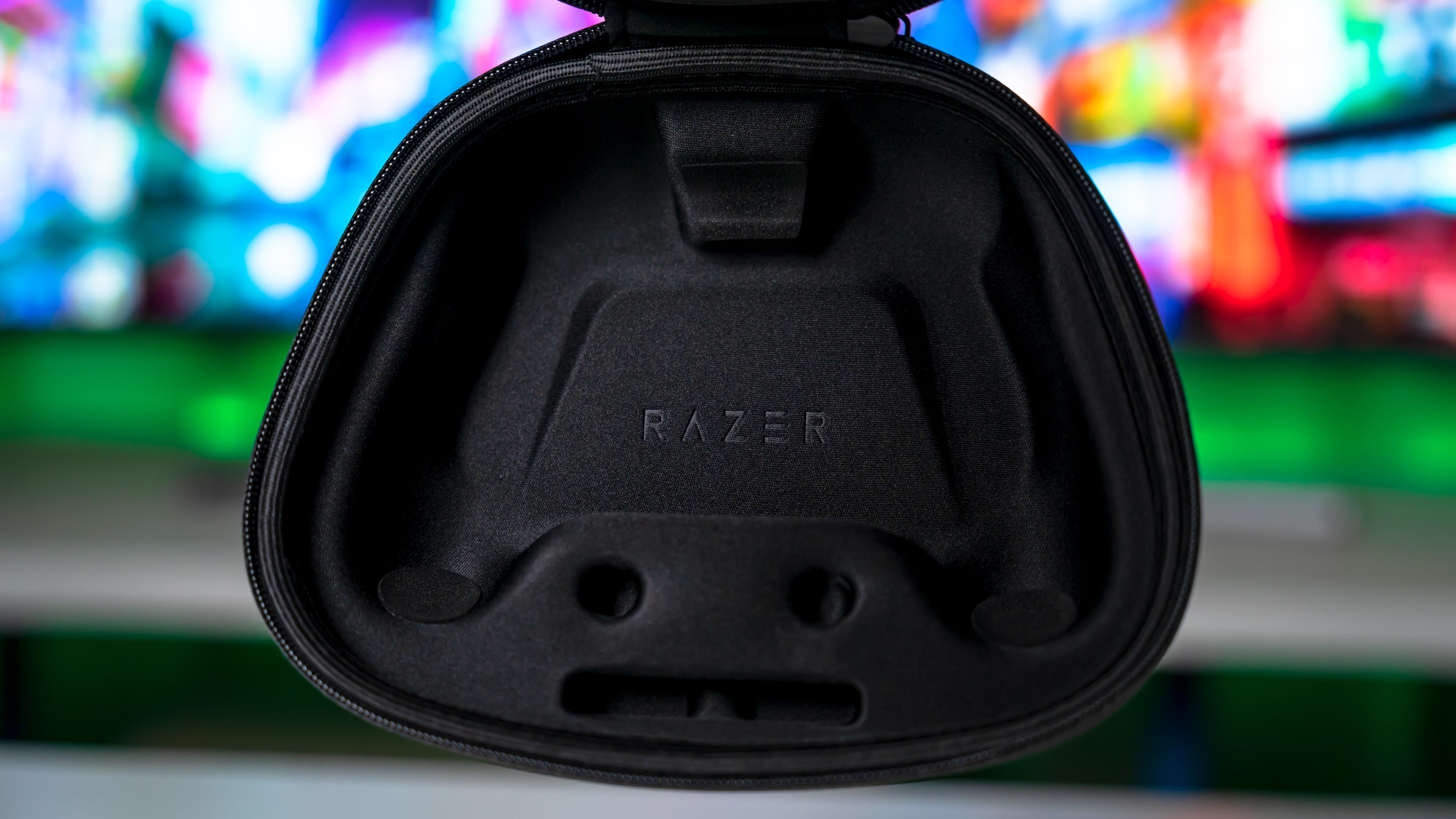 Razer Wolverine V3 Pro Box (20)