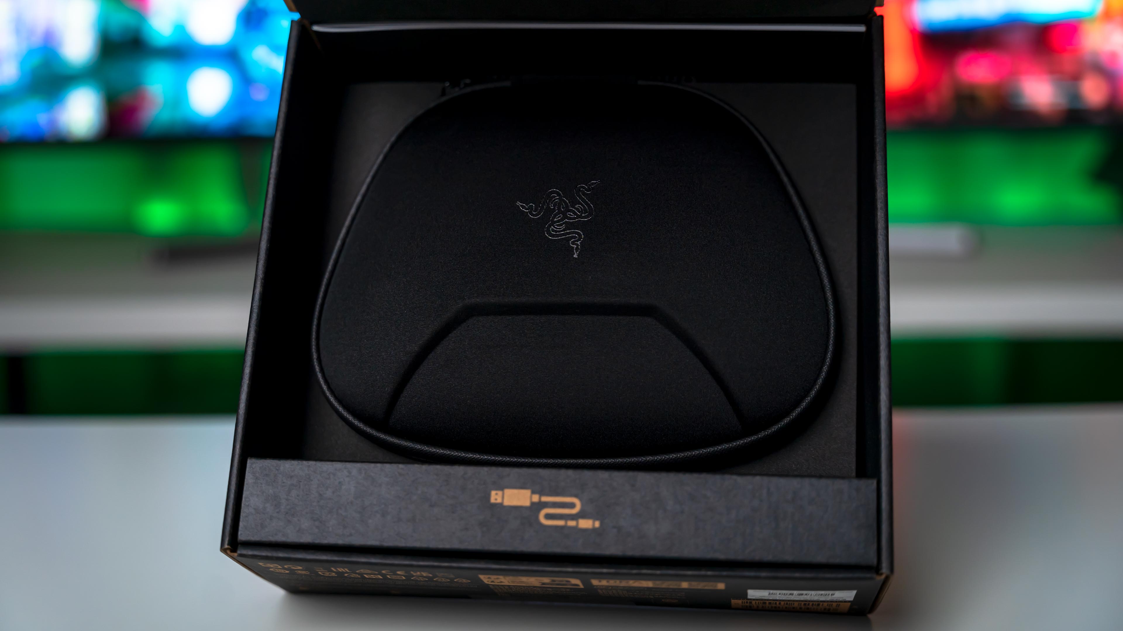 Razer Wolverine V3 Pro Box (9)