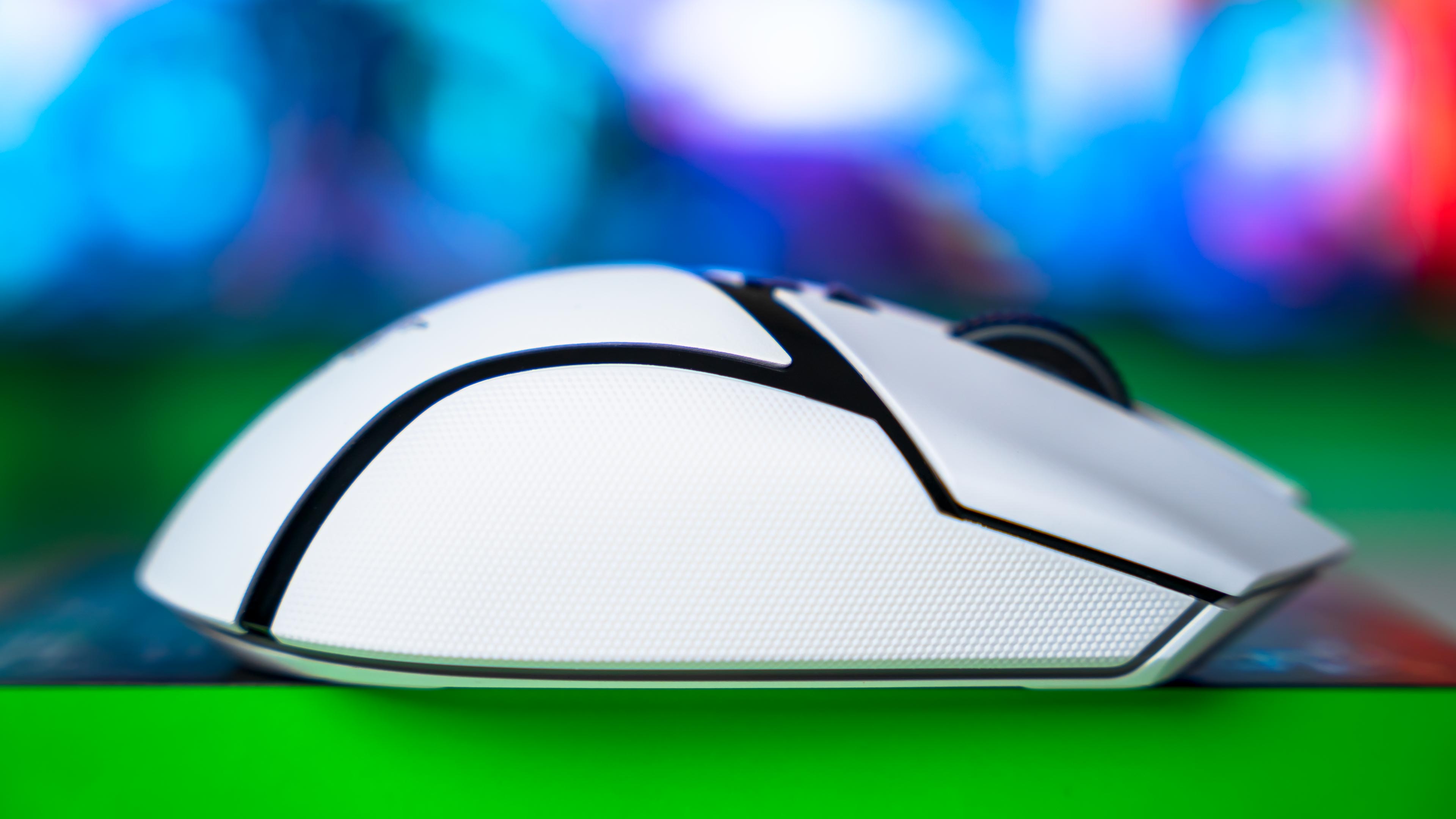 Razer Basilisk V3 Pro 35K Mouse (4)