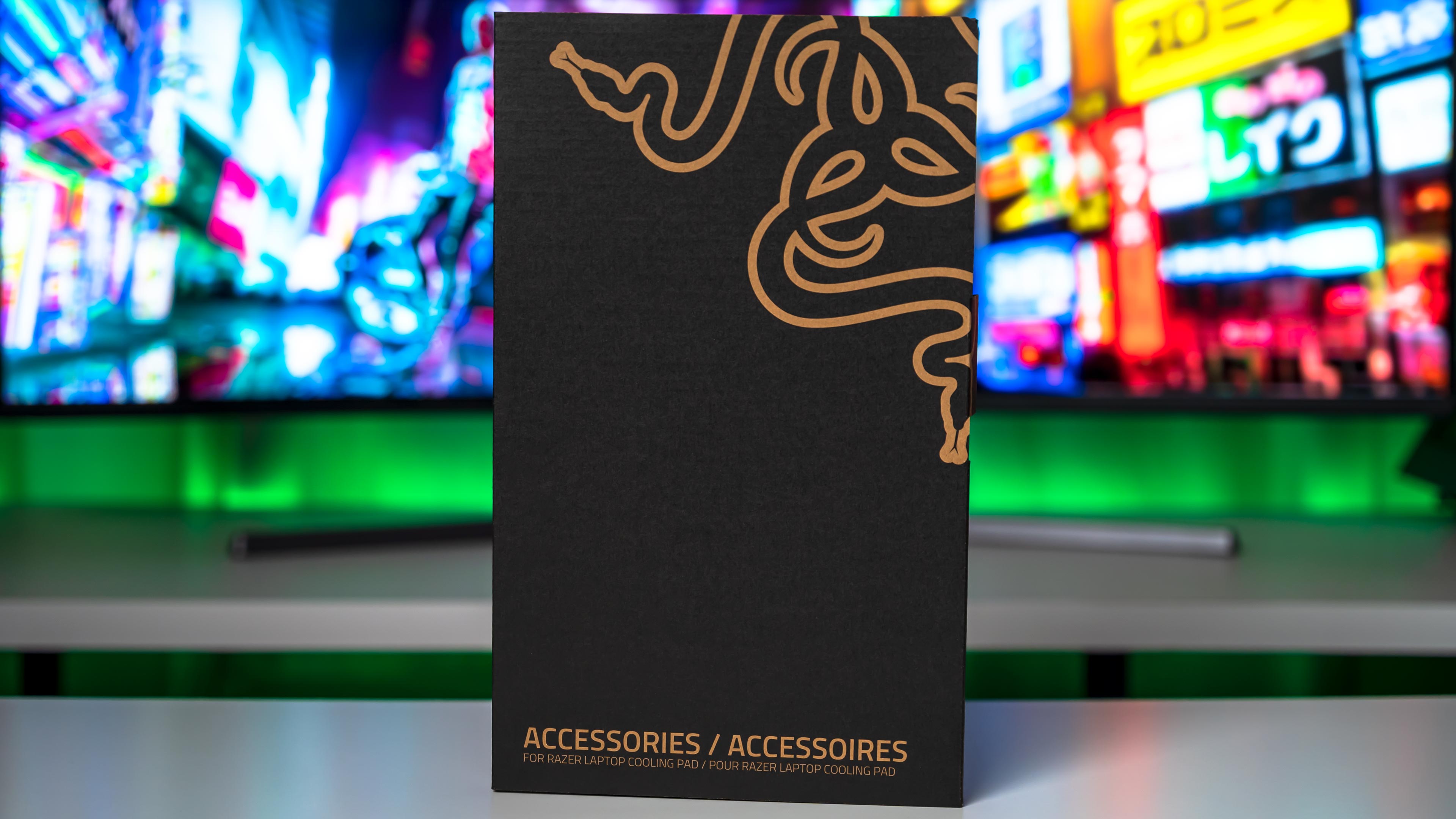 Razer Laptop Cooling Pad Box (13) Razer Laptop Cooling Pad Box (13)