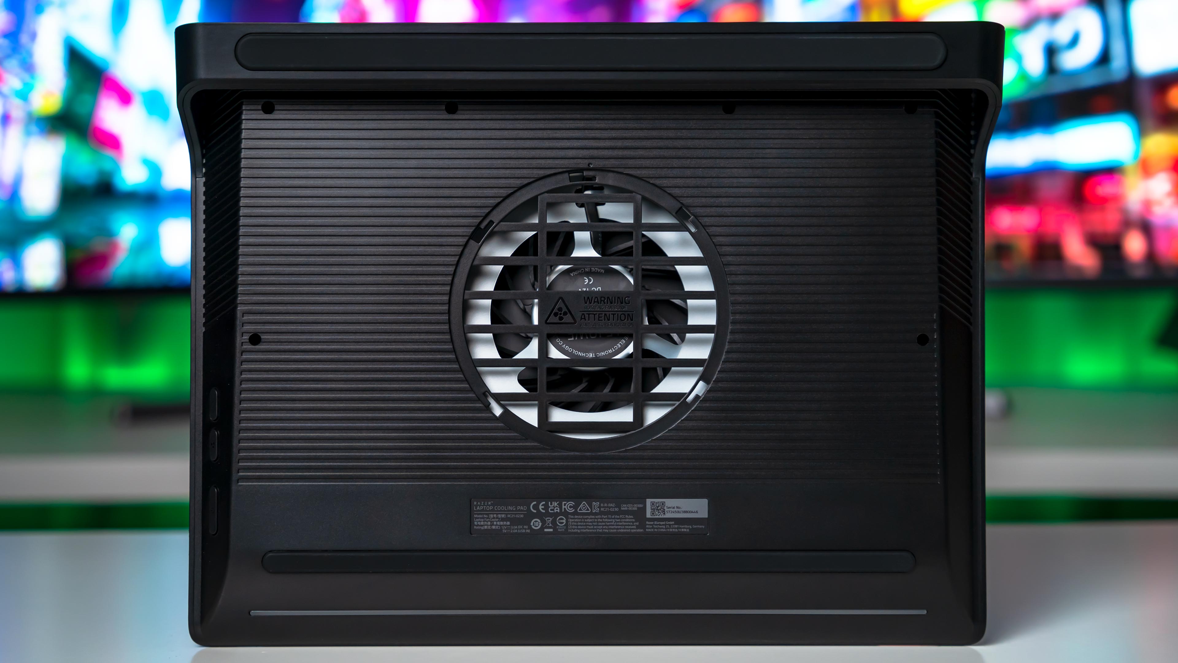 Razer Laptop Cooling Pad Cooler (19) Razer Laptop Cooling Pad Cooler (19)