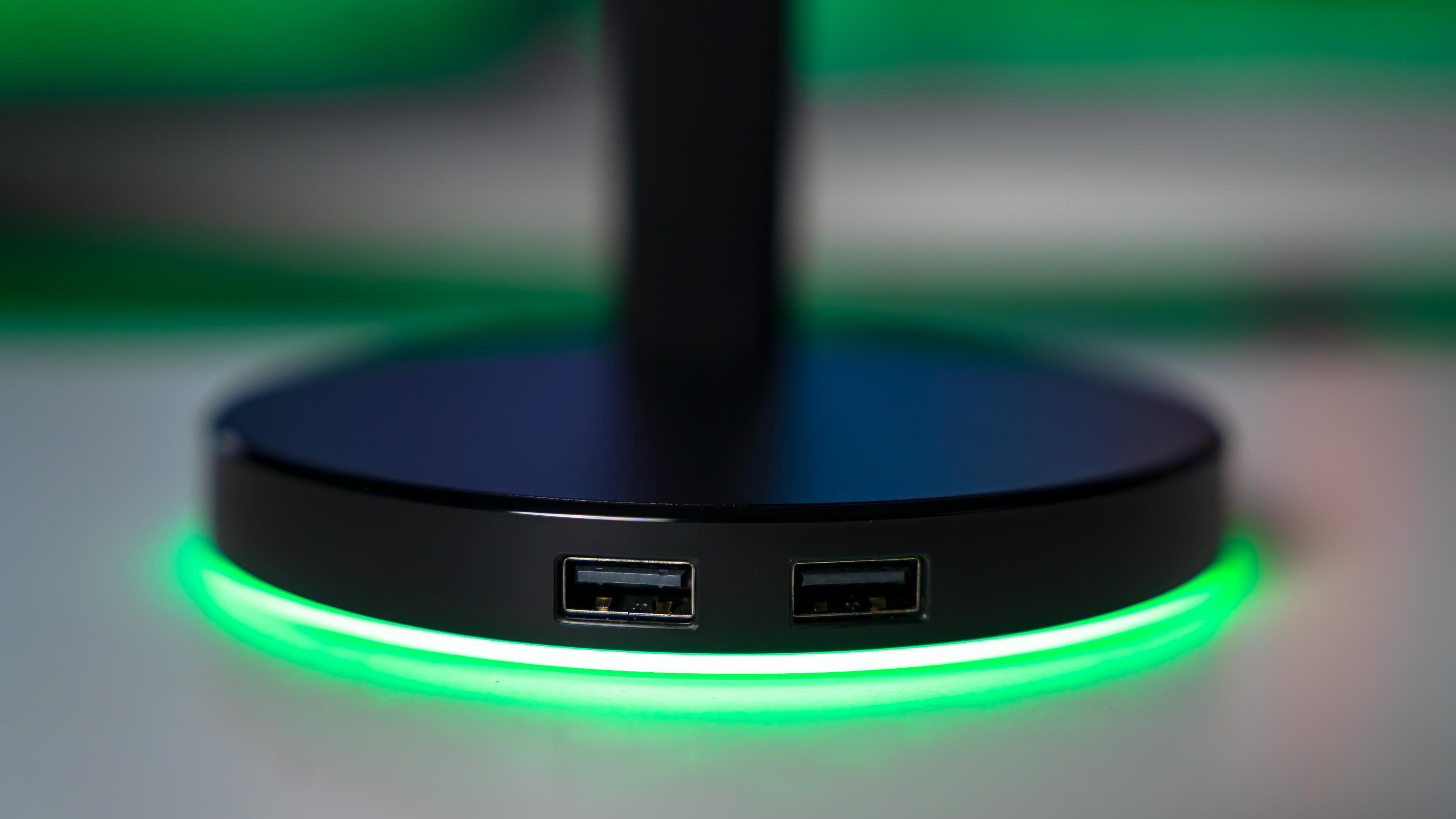 Razer Base Station V2 Chroma Black Base RGB