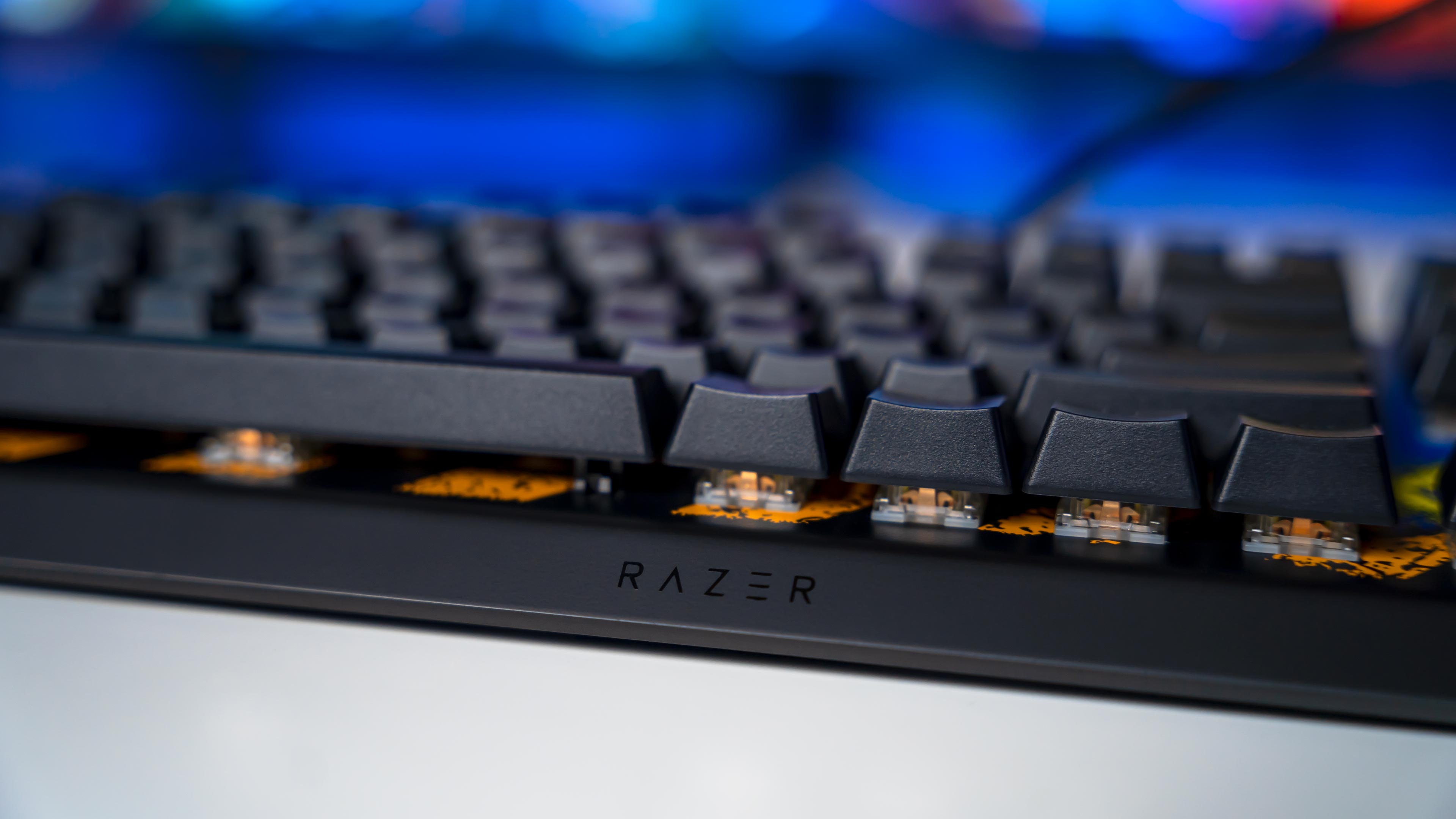 Razer Blackwidow V4 X Fortnite Edition Keyboard (2)