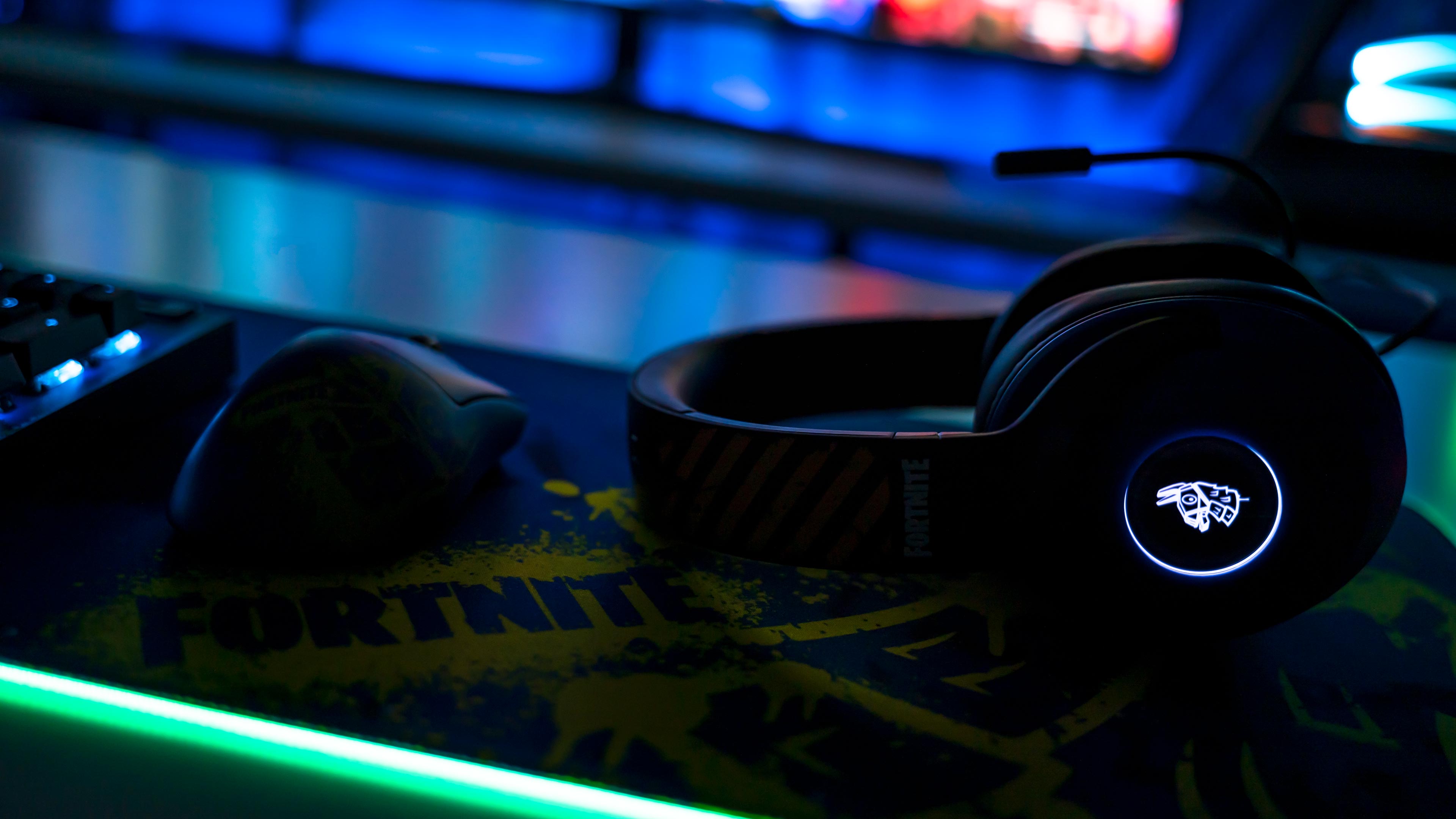 Razer Fortnite Kit Lights off (1)