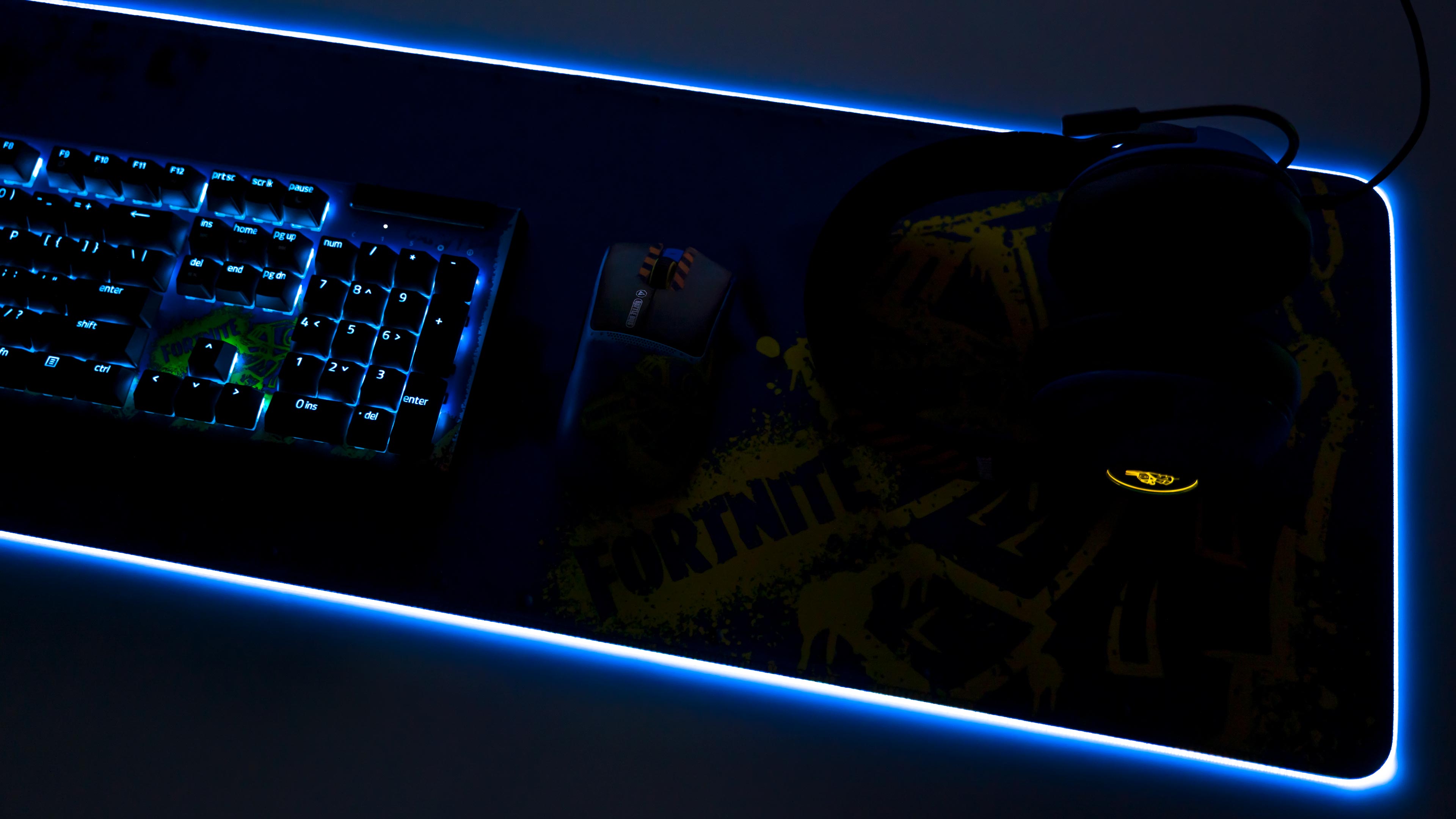 Razer Fortnite Kit Lights off (2)