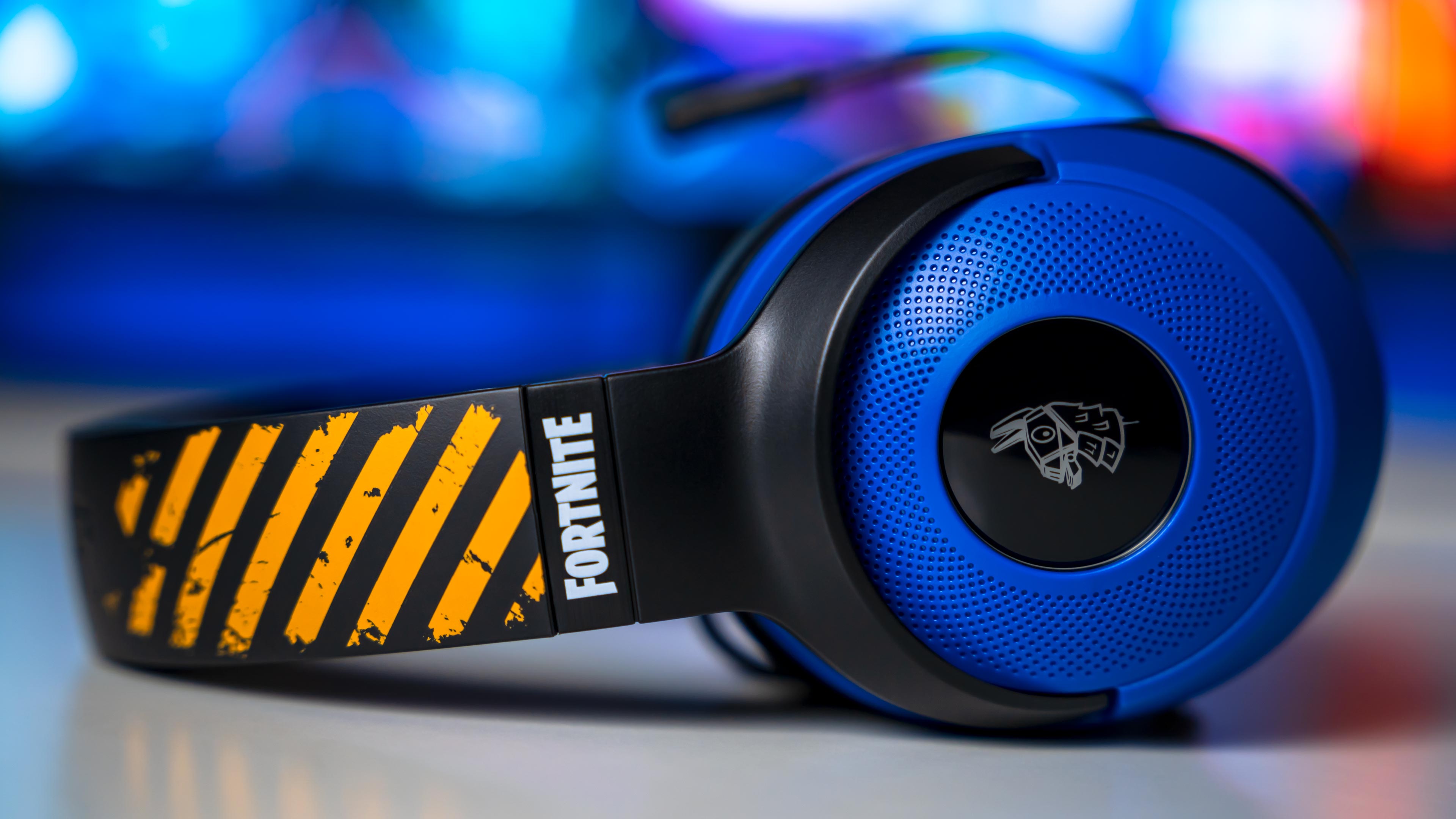 Razer Kraken V3 X Fortnite Edition Headset (1)