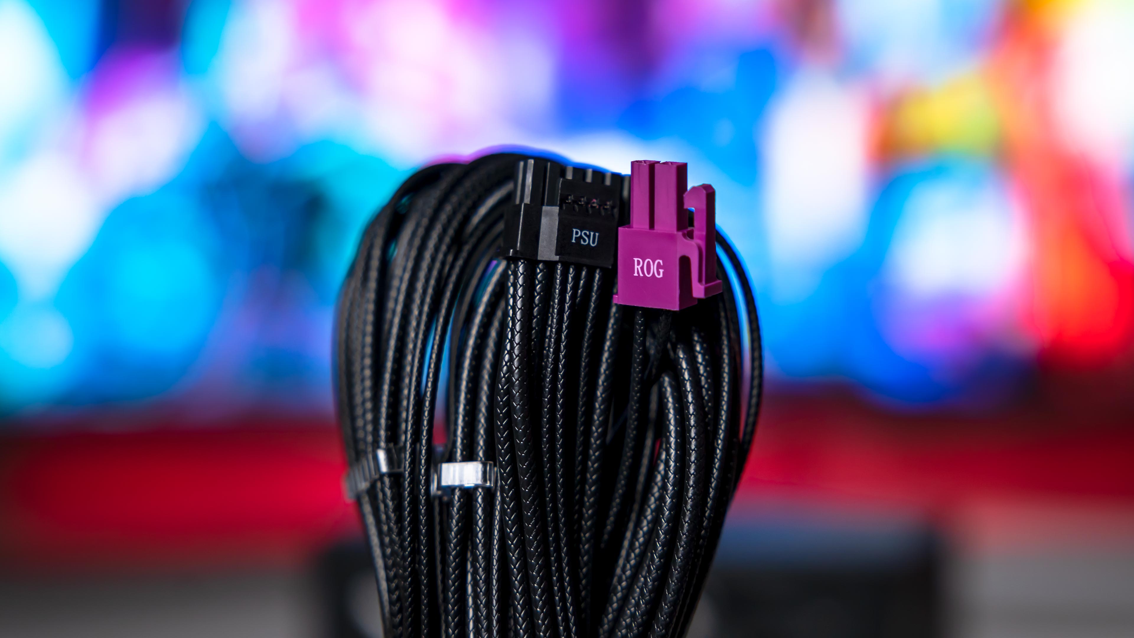 ASUS ROG Strix 1000W Platinum 16-Pin (1)