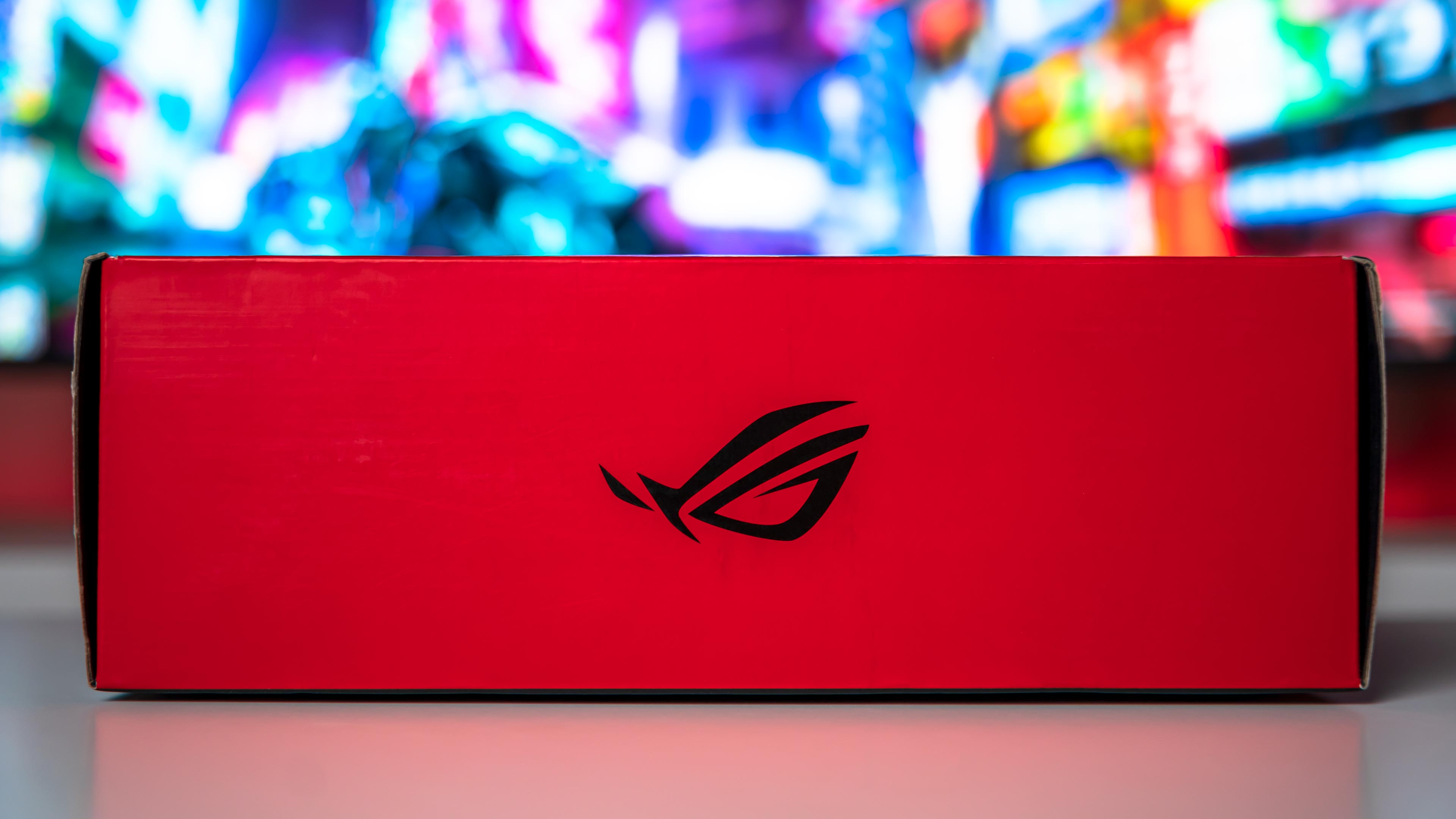 ASUS ROG Strix 1000W Platinum Box (6)