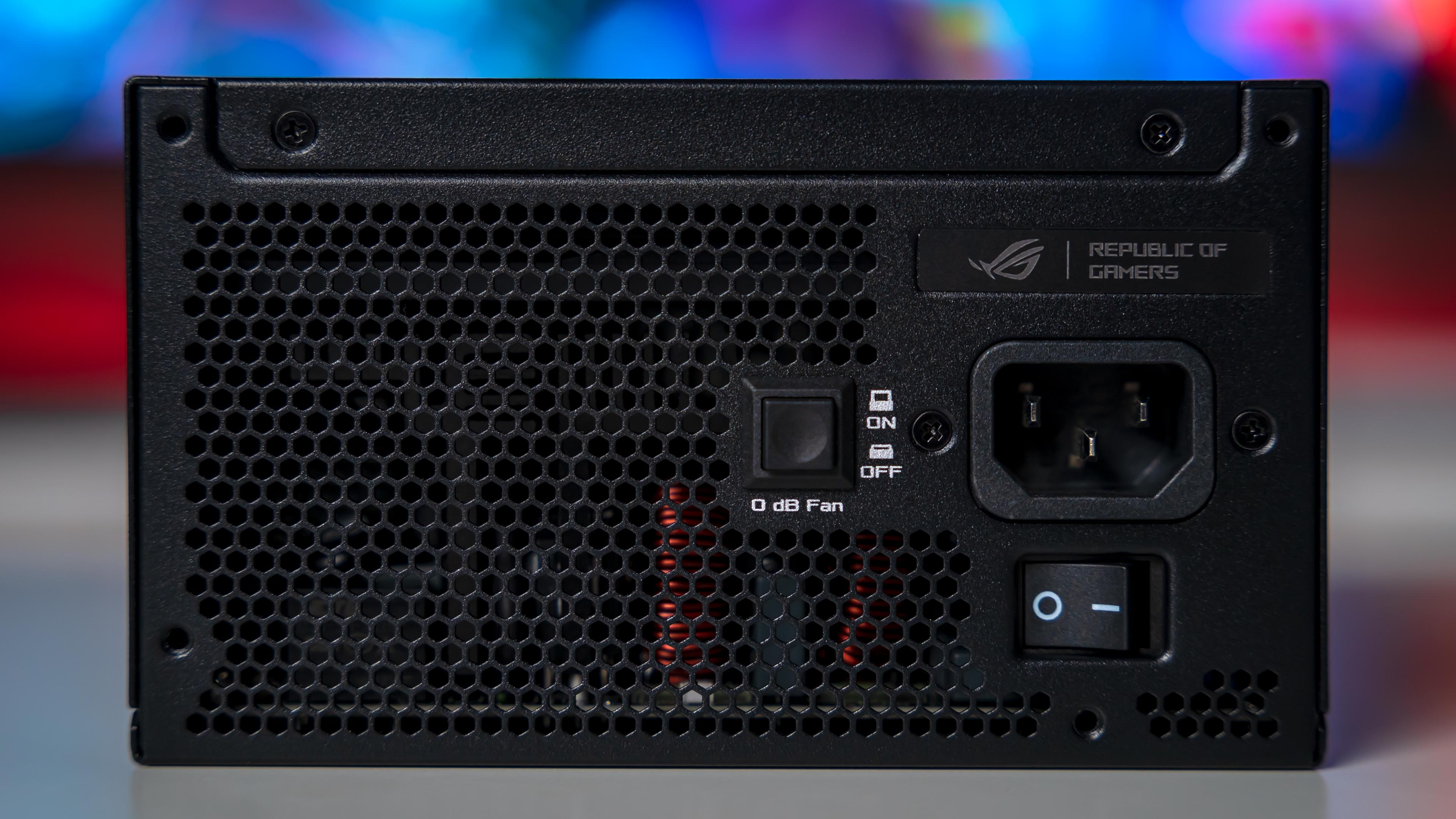 ASUS ROG Strix 1000W Platinum PSU (11)