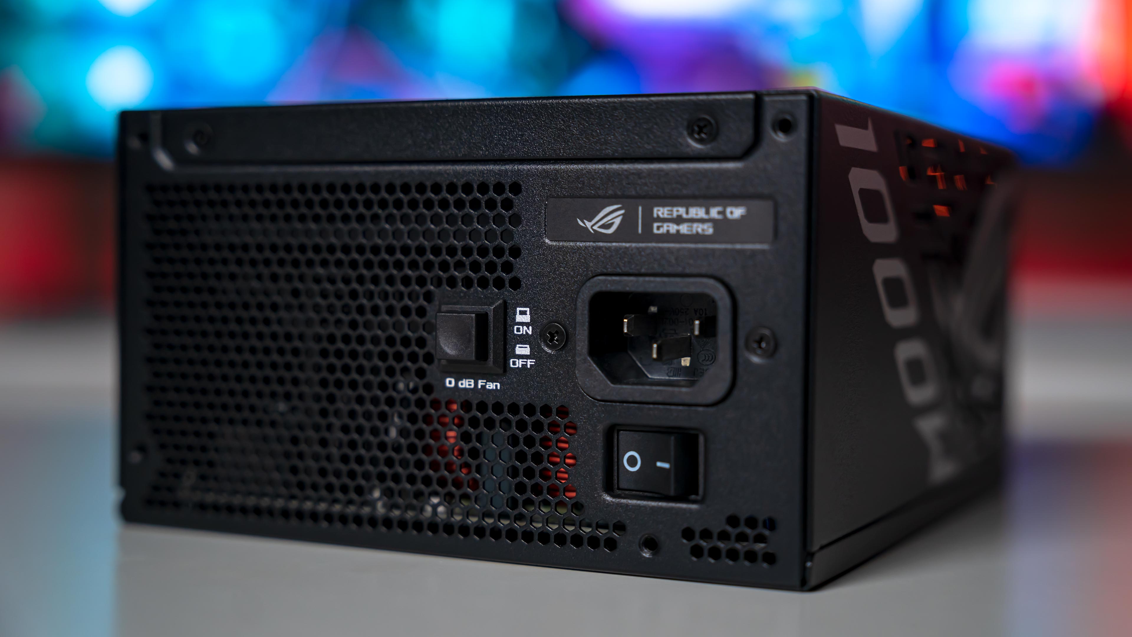ASUS ROG Strix 1000W Platinum PSU (12)